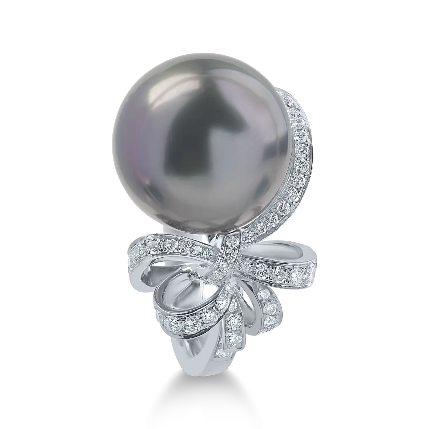 White gold ring with fresh water pearl and 0.4ct diamonds