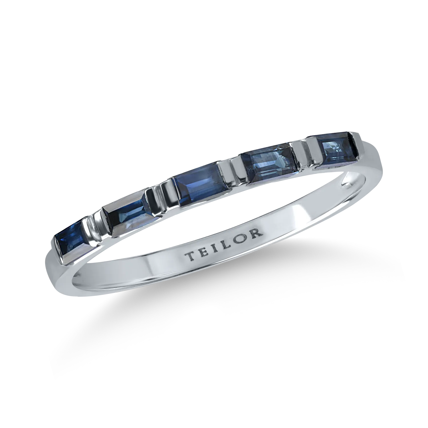 Half eternity ring in white gold with 0.6ct sapphires-173317