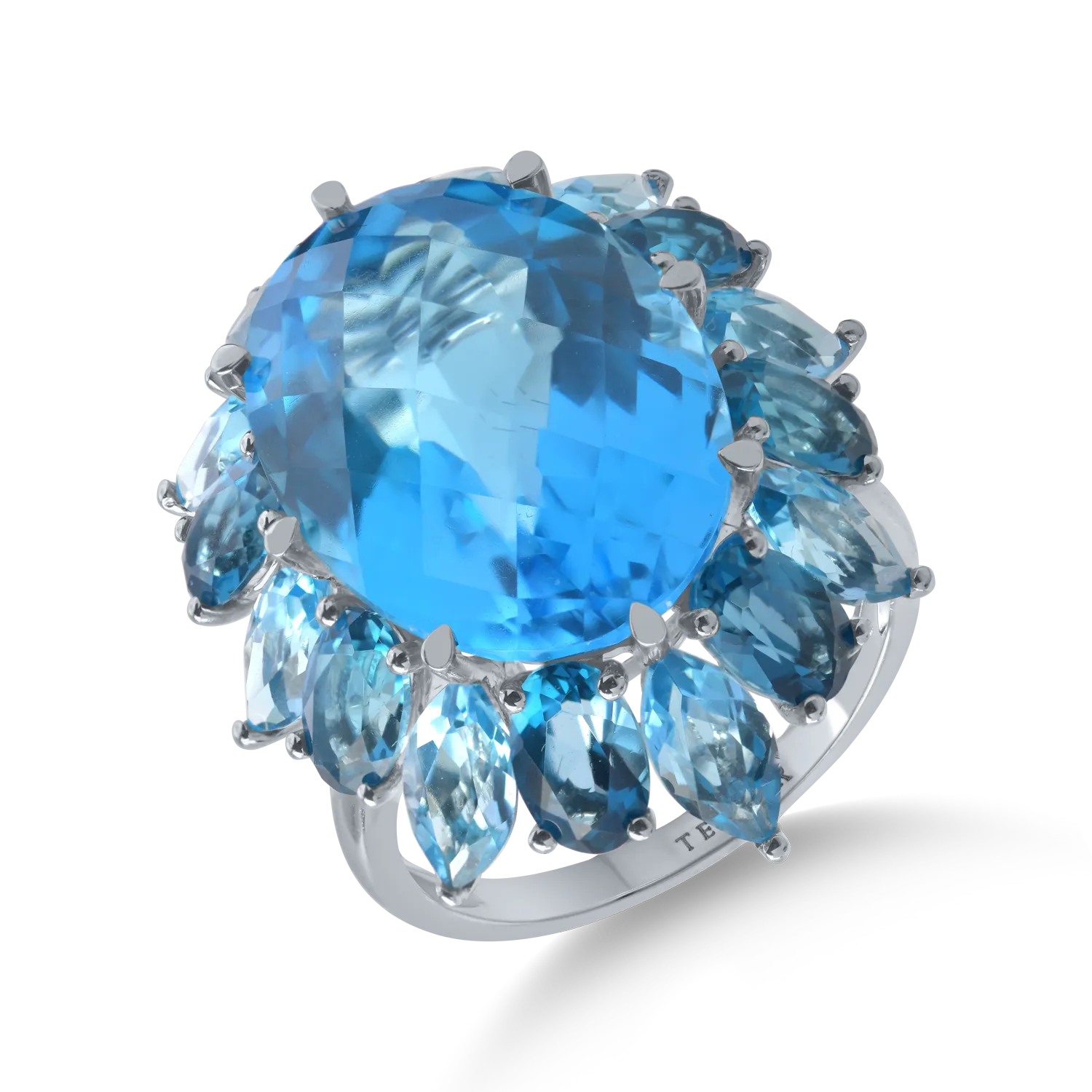 White gold ring with 24ct blue topaz