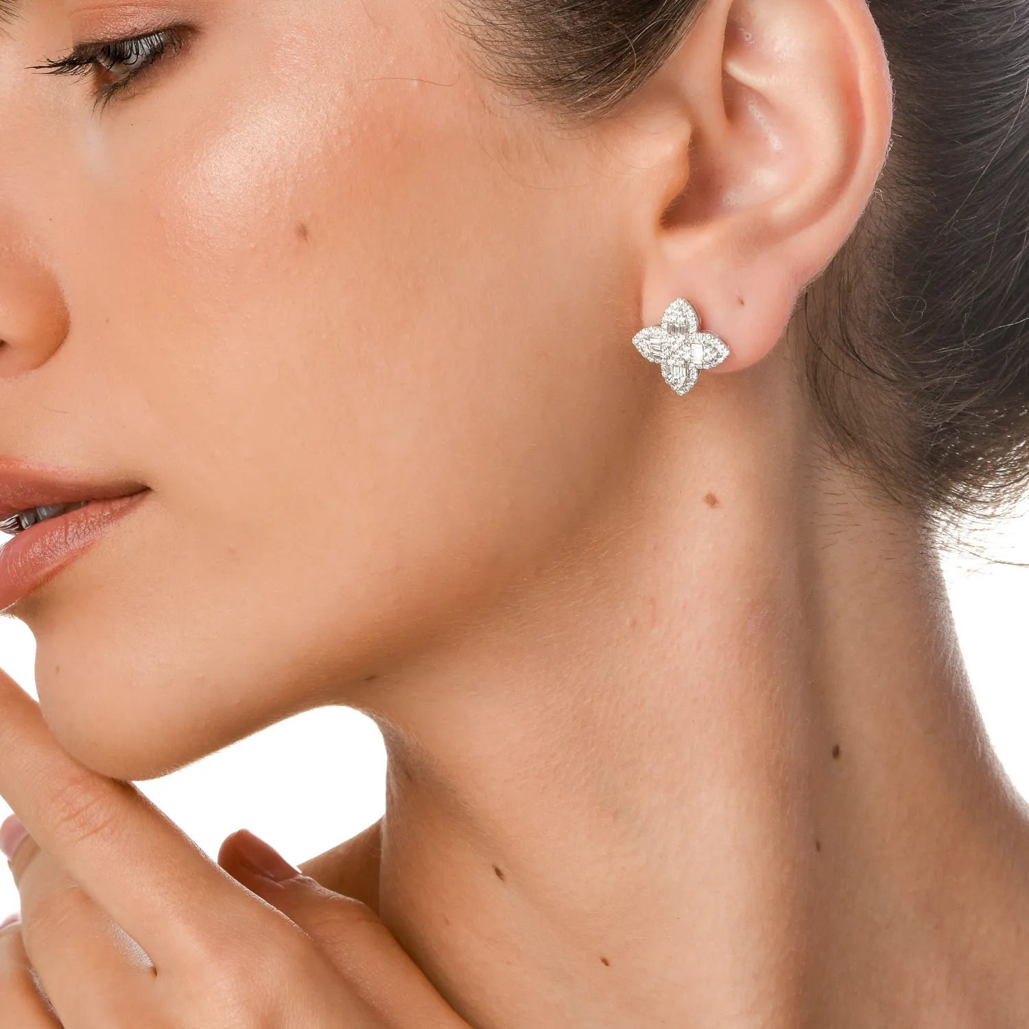 Cercei geometrici din aur alb cu diamante baguette si rotunde de 1.1ct