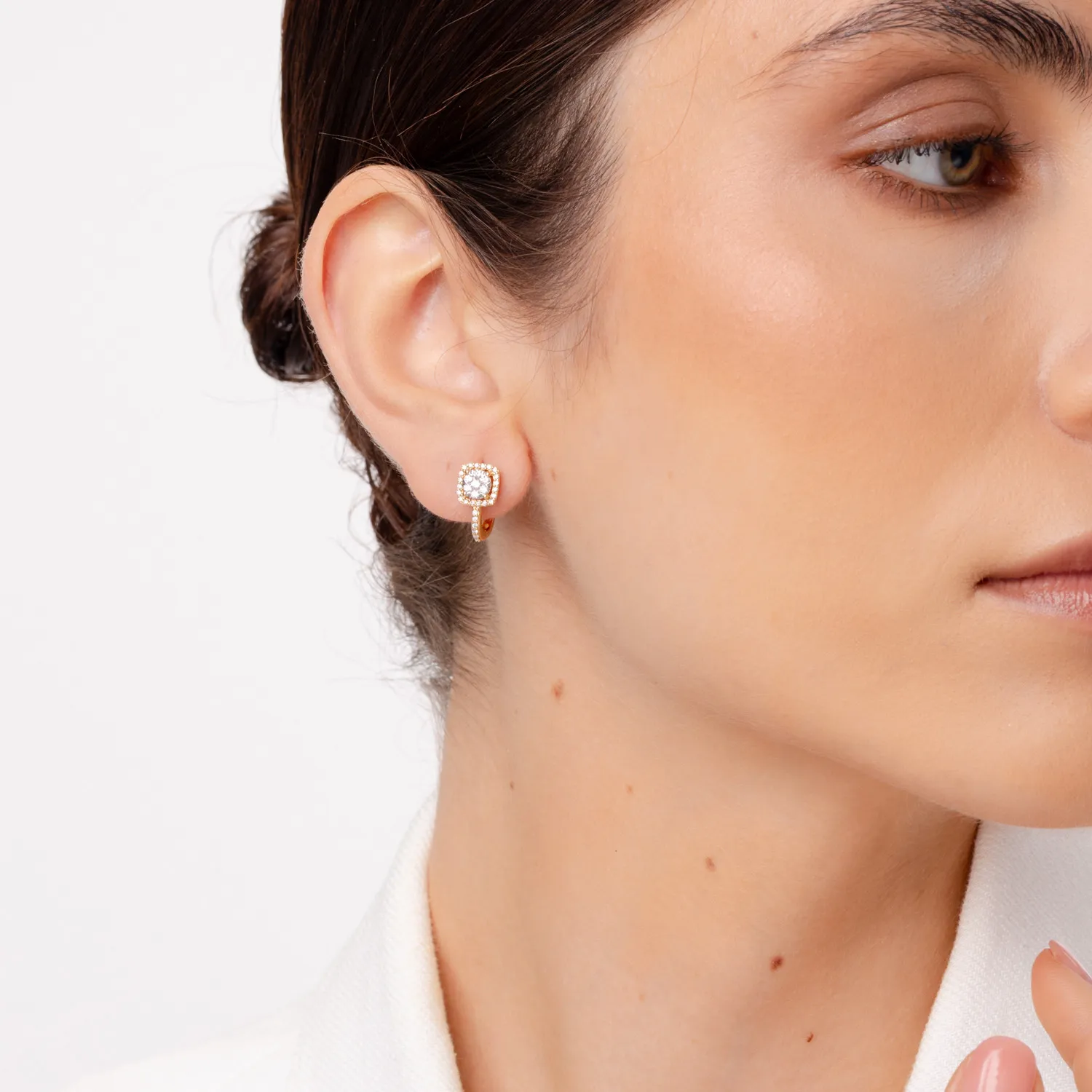 Kolczyki nauszne z żółtego złota z diamentami o masie 0.5ct