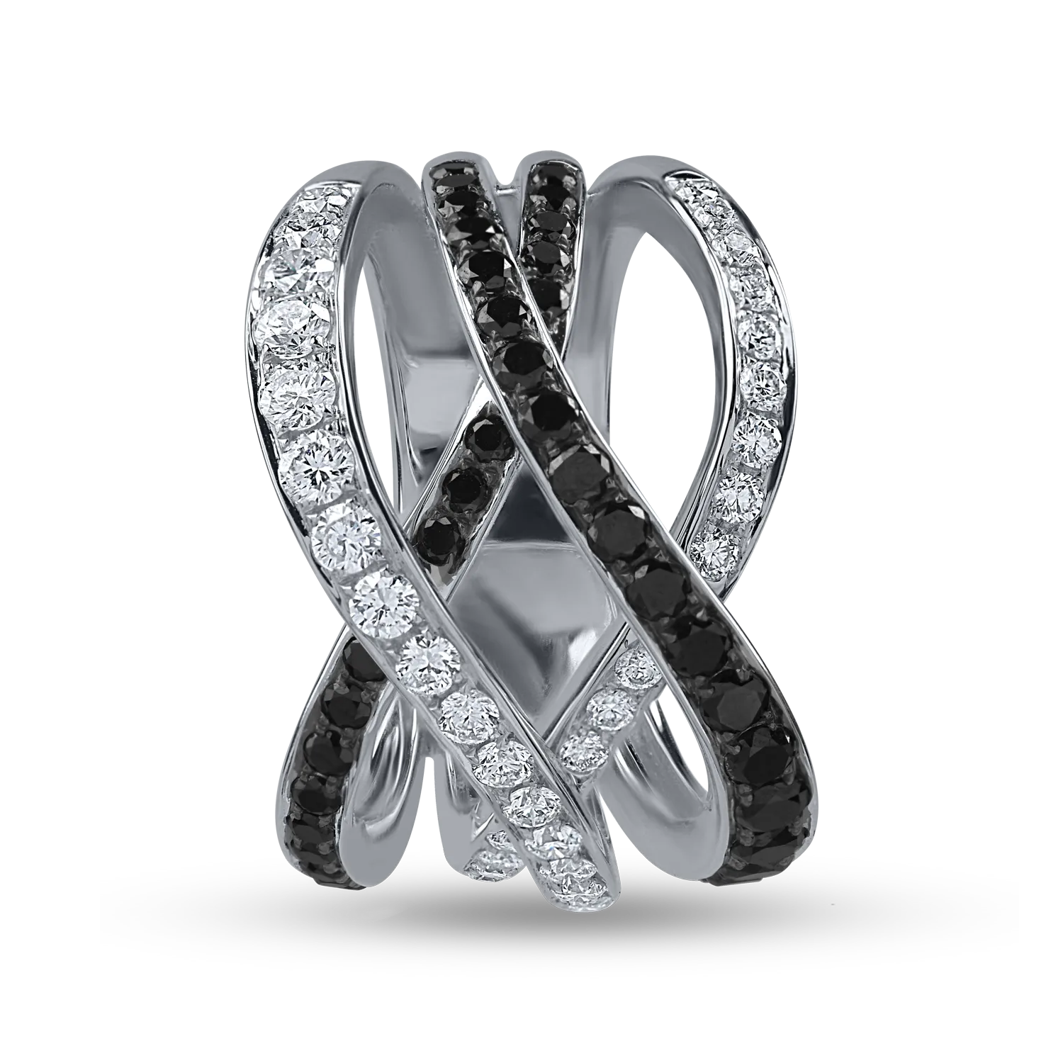White gold ring with 1.1ct black and clear diamonds