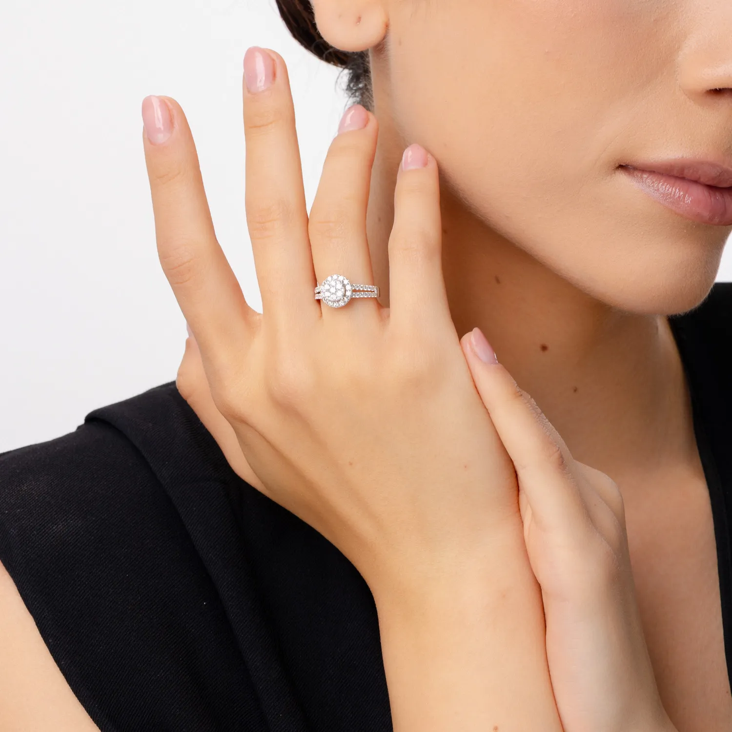 White gold ring with 0.7ct microsetting diamonds