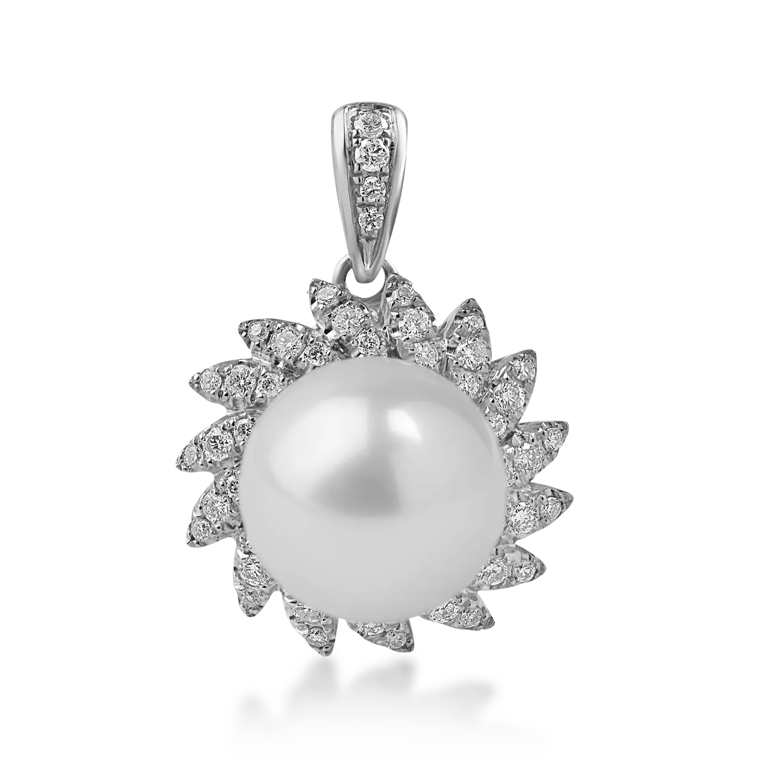 White gold pendant with 6.1ct fresh water pearl and 0.2ct diamonds