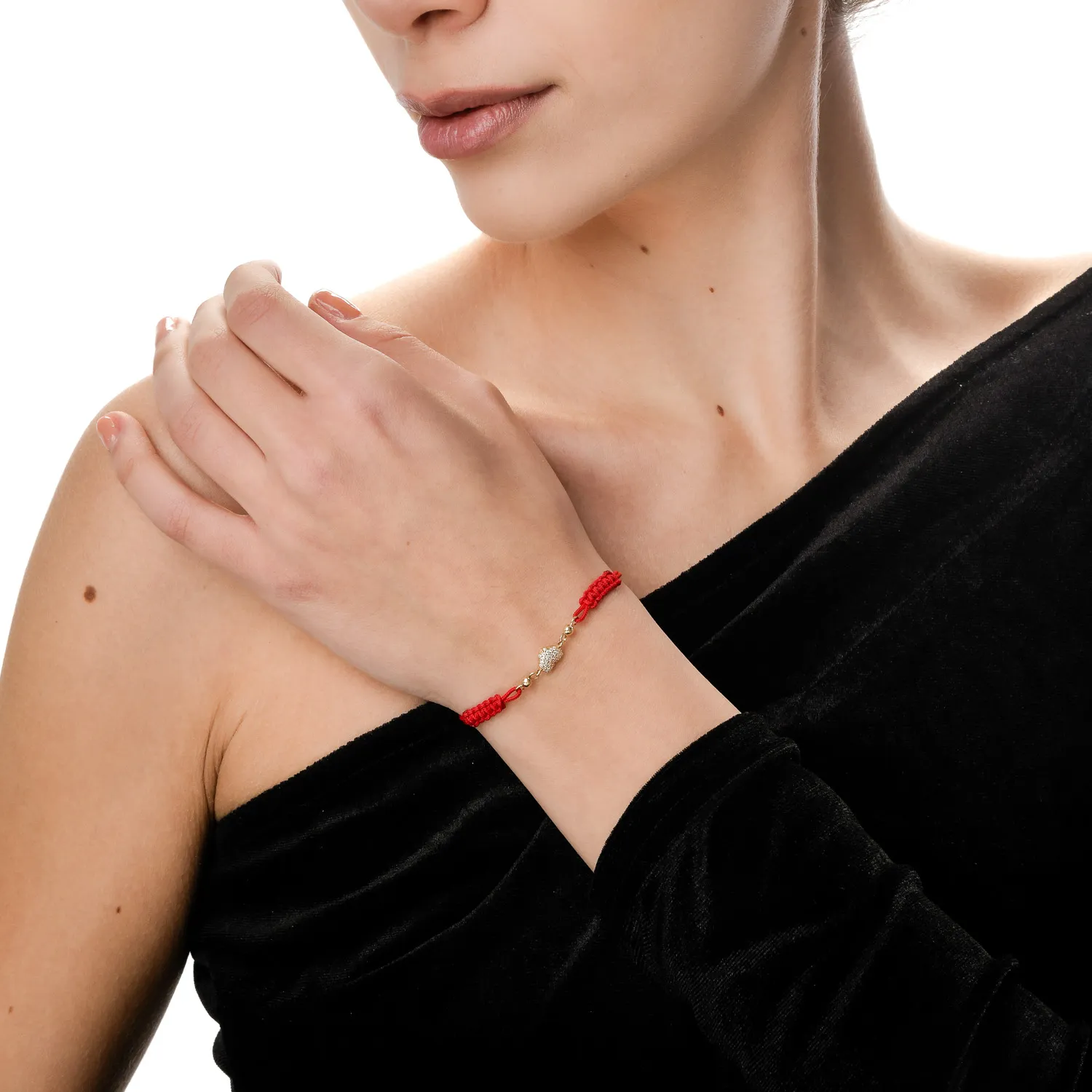 Sárga arany zsinór karkötő szív medállal és cirkóniákkal