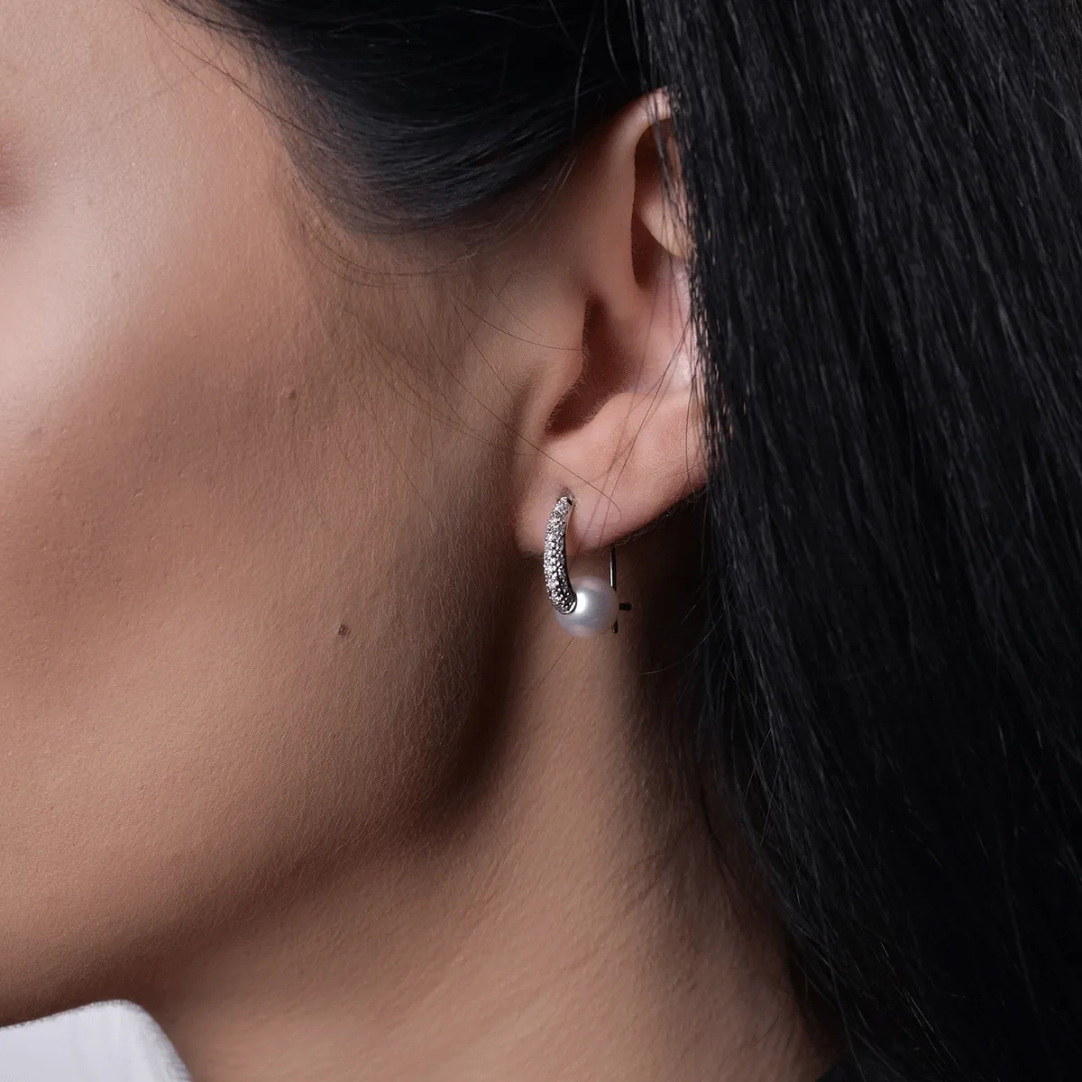 14K fehér arany fülbevaló 5.1ct friss vízkultúra gyöngyökkel és 0.1ct gyémántokkal