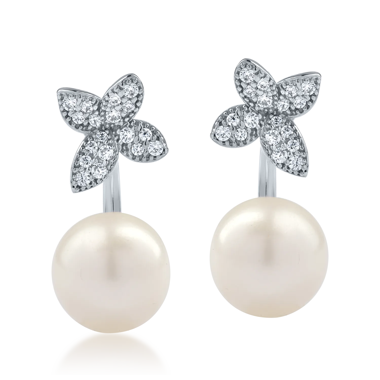 White gold earrings with a pearl