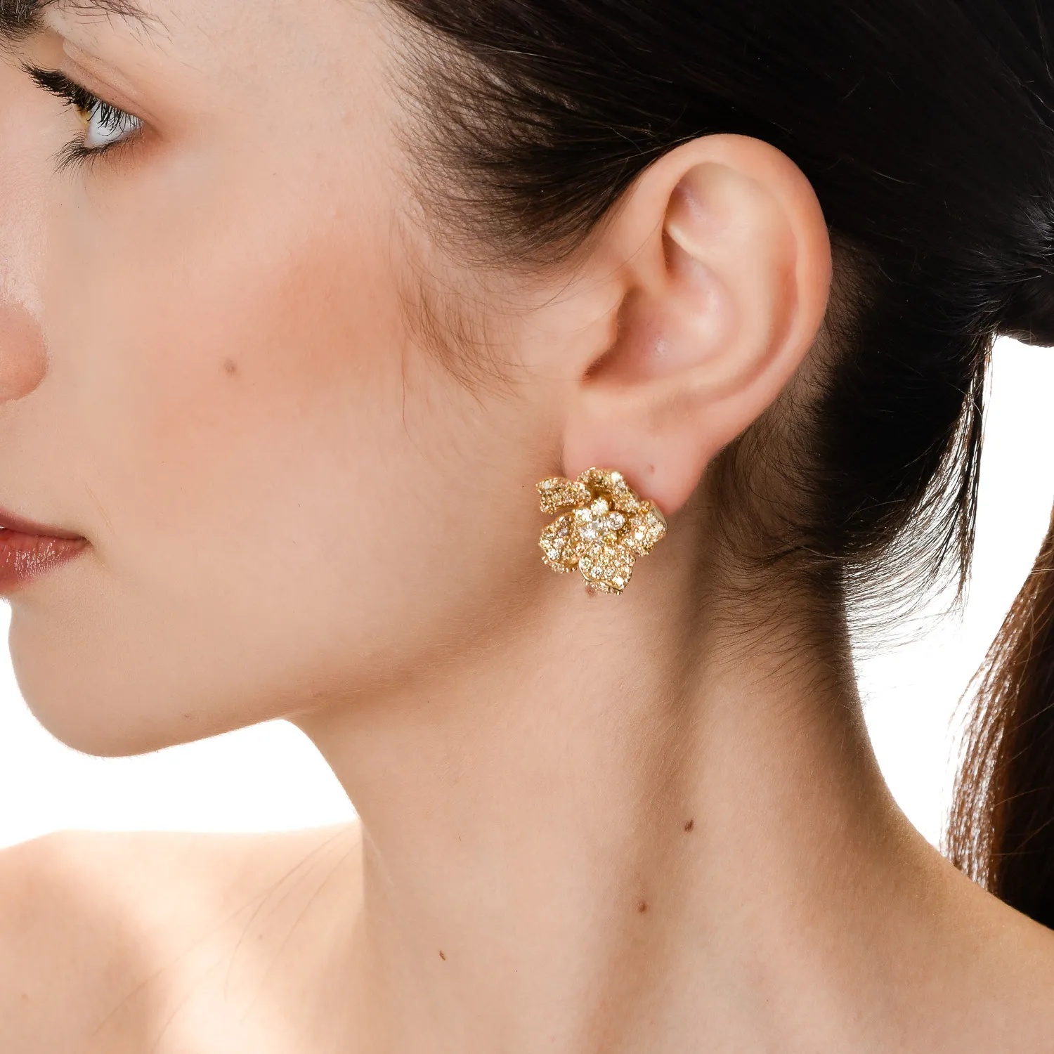 Yellow gold flower earrings with 5.3ct multi-colored diamonds