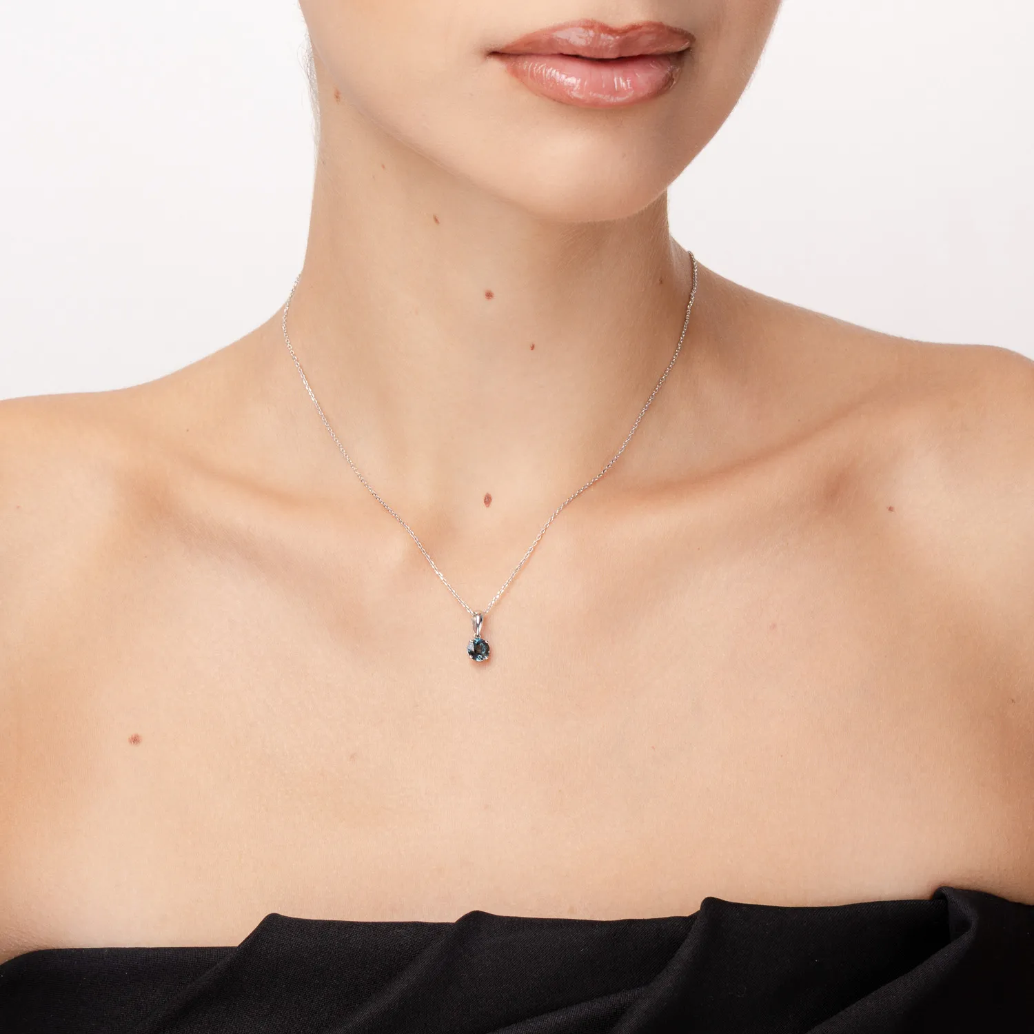 Pandantiv din aur alb cu topaz london blue de 1.01ct — imaginea 4