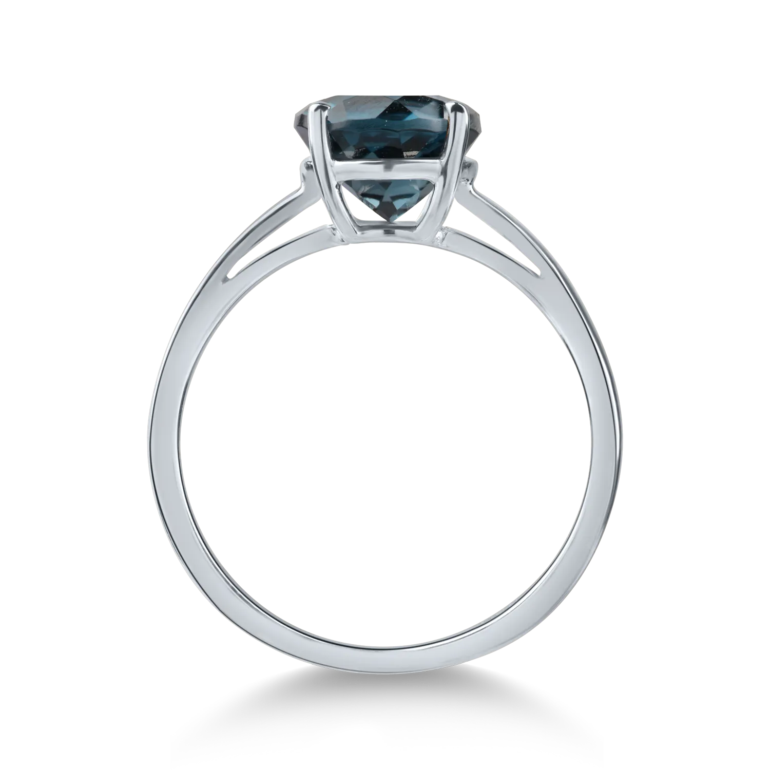 White gold ring with 1.6ct london blue topaz