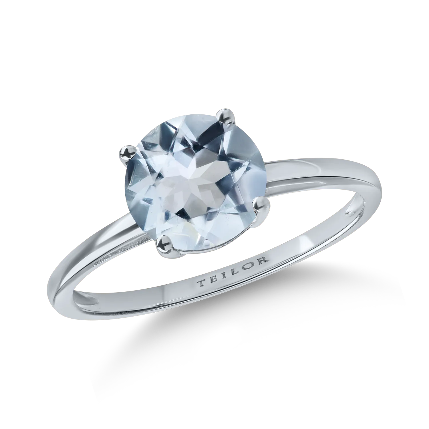 White gold ring with 0.9ct aquamarine