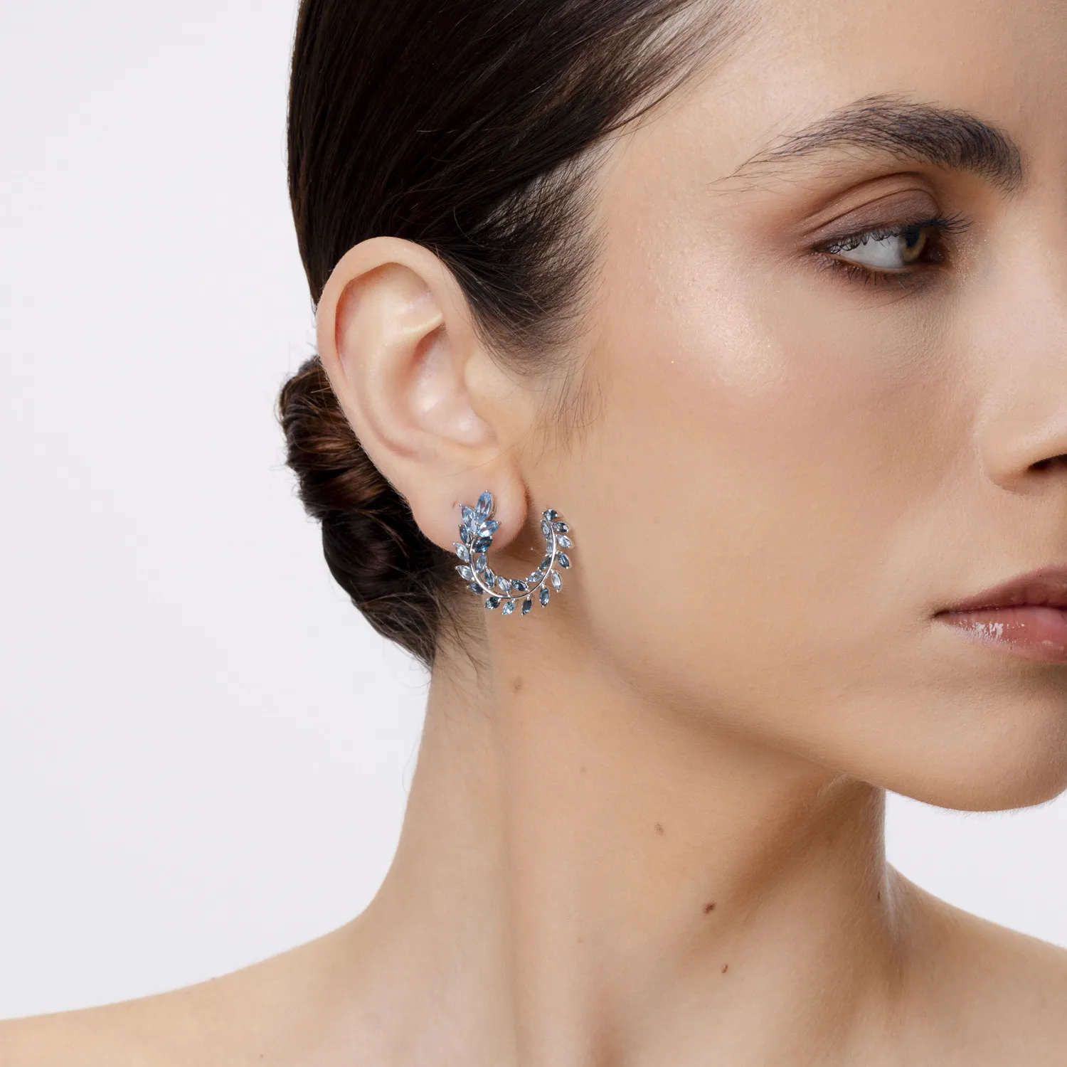 Fehérarany fülbevaló 6.7ct topázokkal