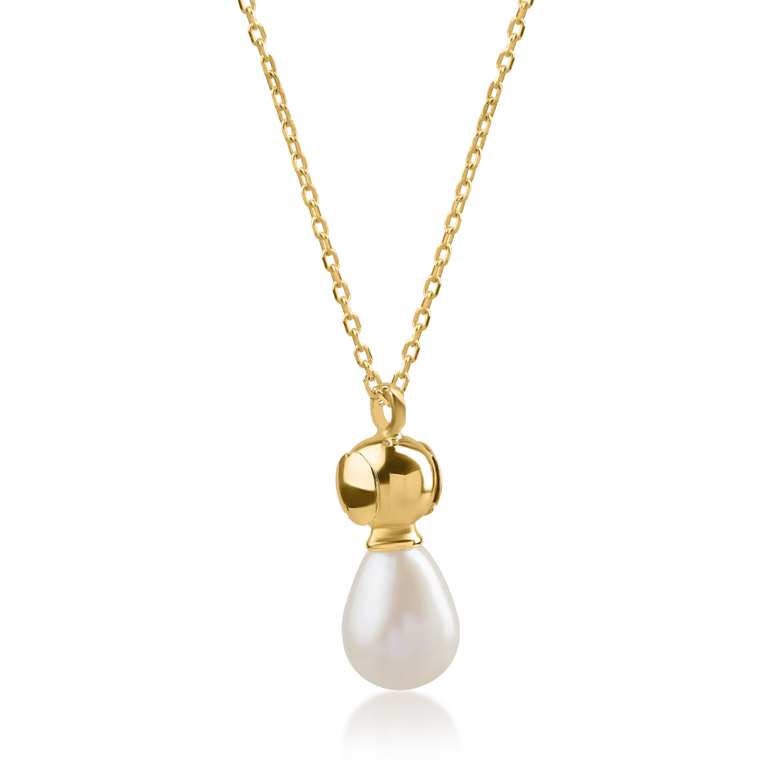 Yellow gold pendant necklace with synthetic pearl