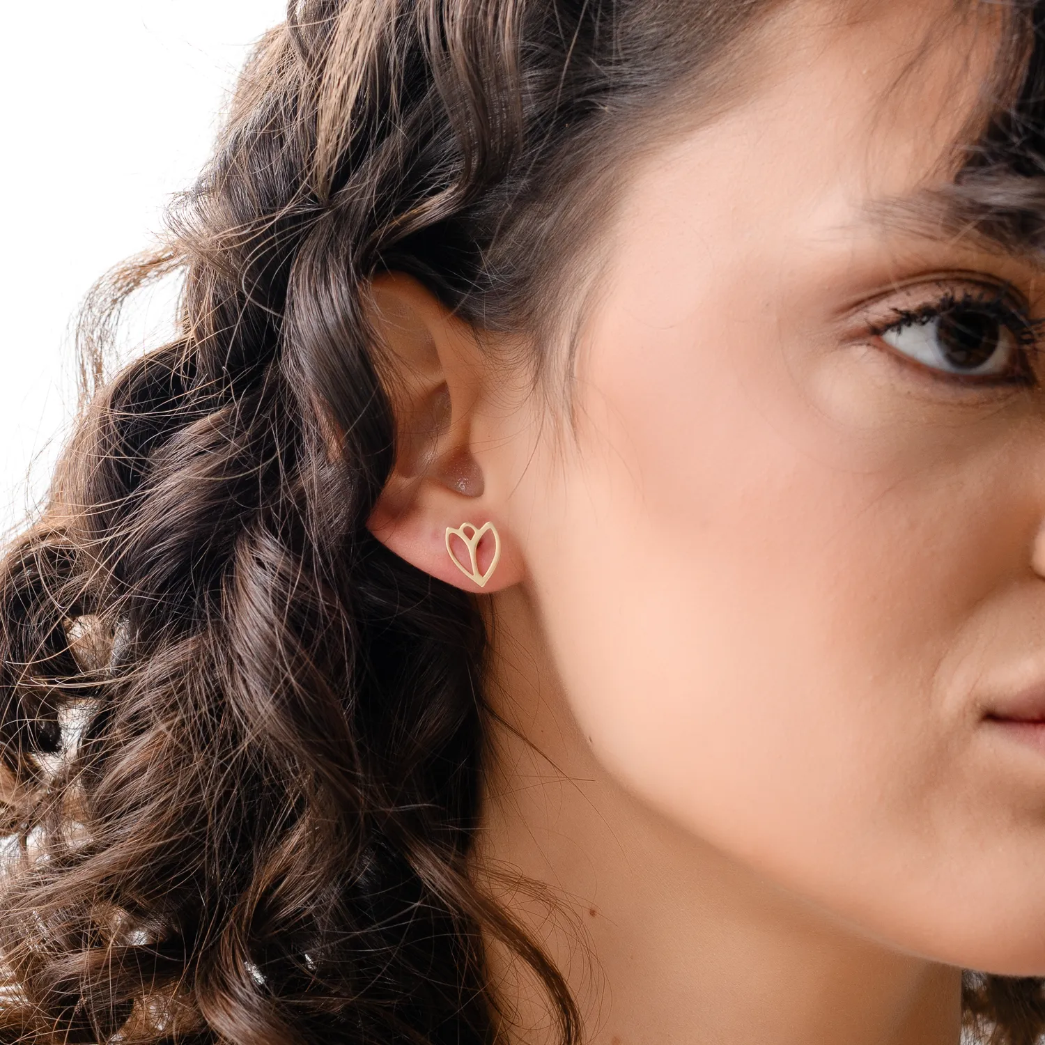 Yellow gold flower earrings