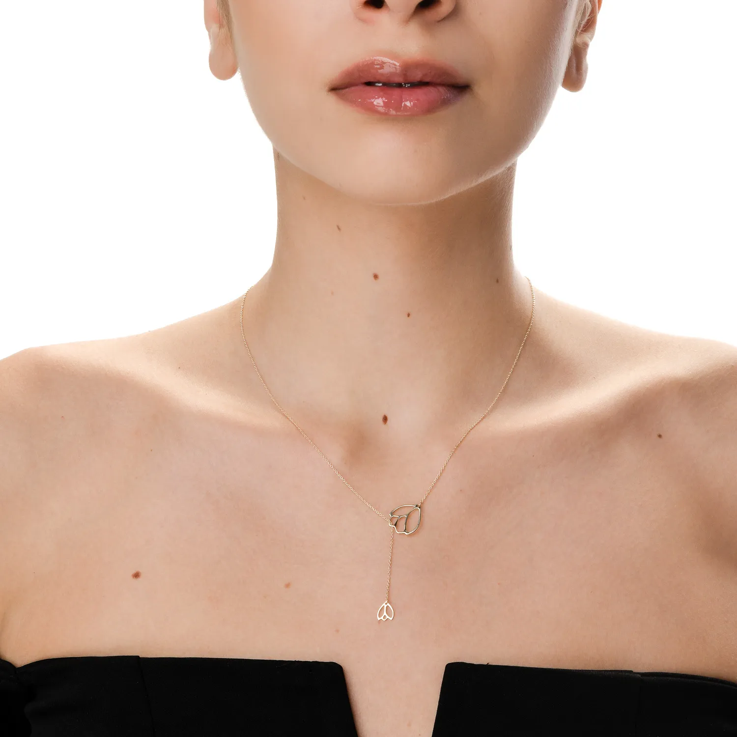 Yellow gold flower pendant necklace