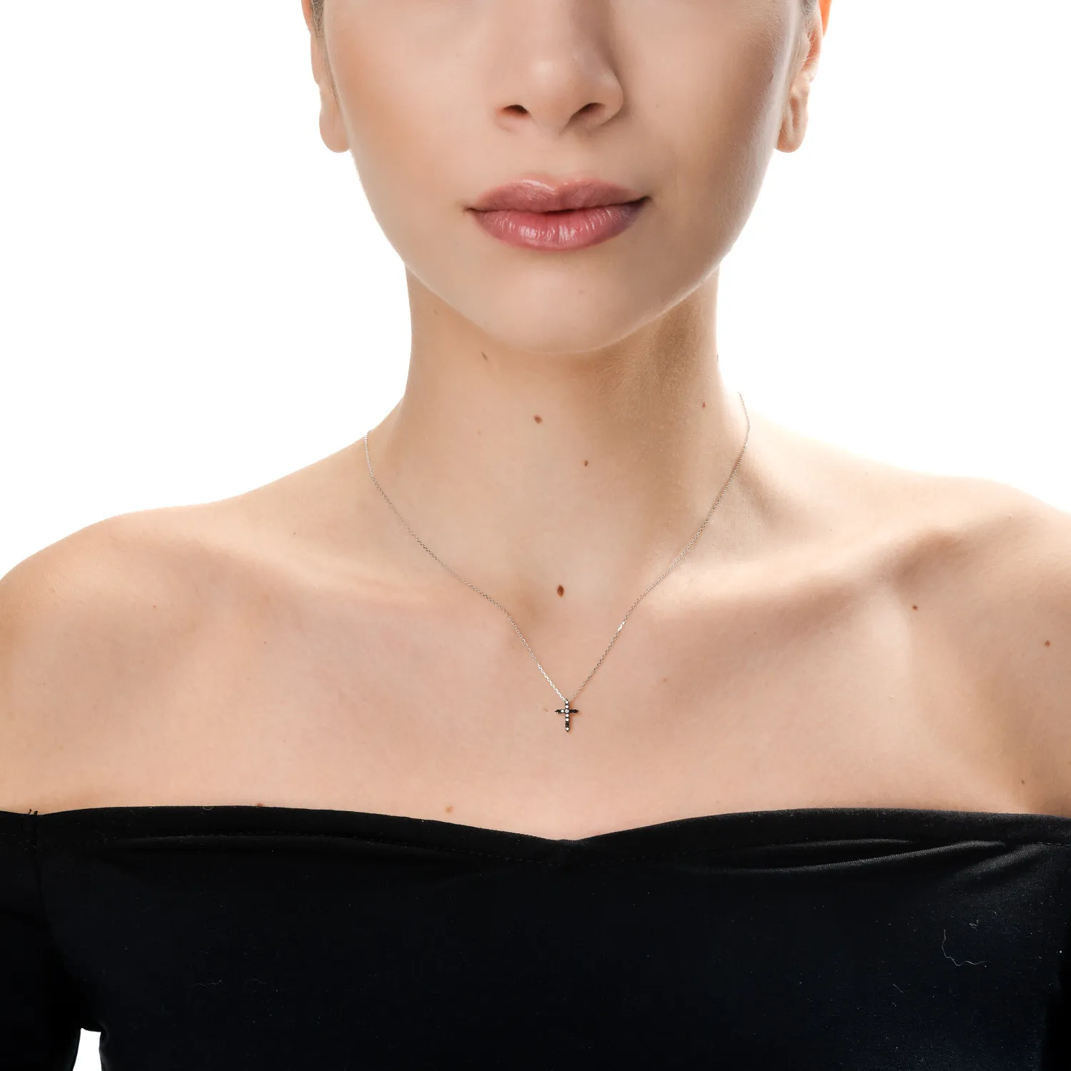 Lant cu pandantiv cruce din aur alb cu diamante incolore de 0.01ct si diamante negre de 0.09ct