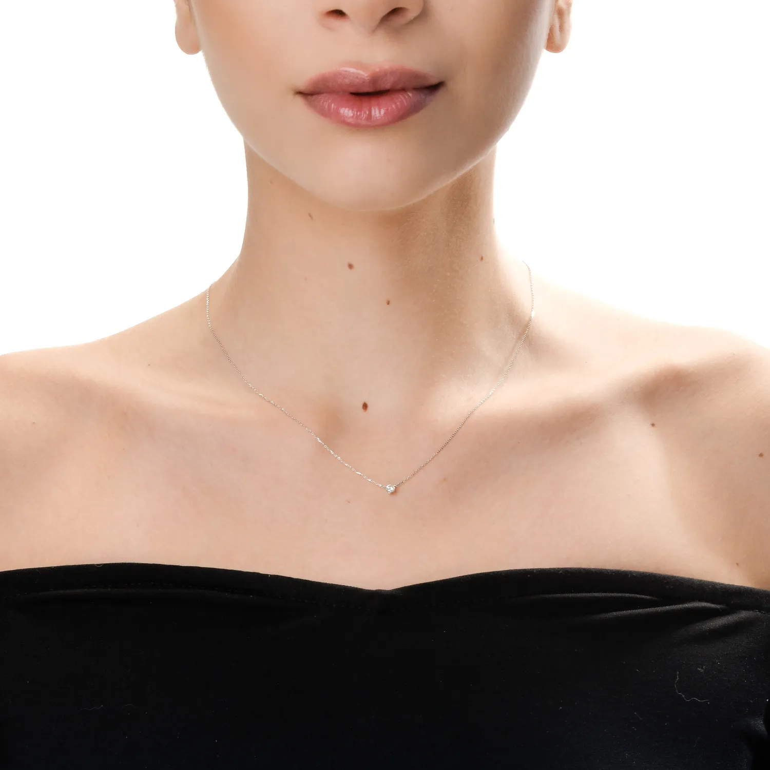 White gold chain with a 0.1ct diamond pendant