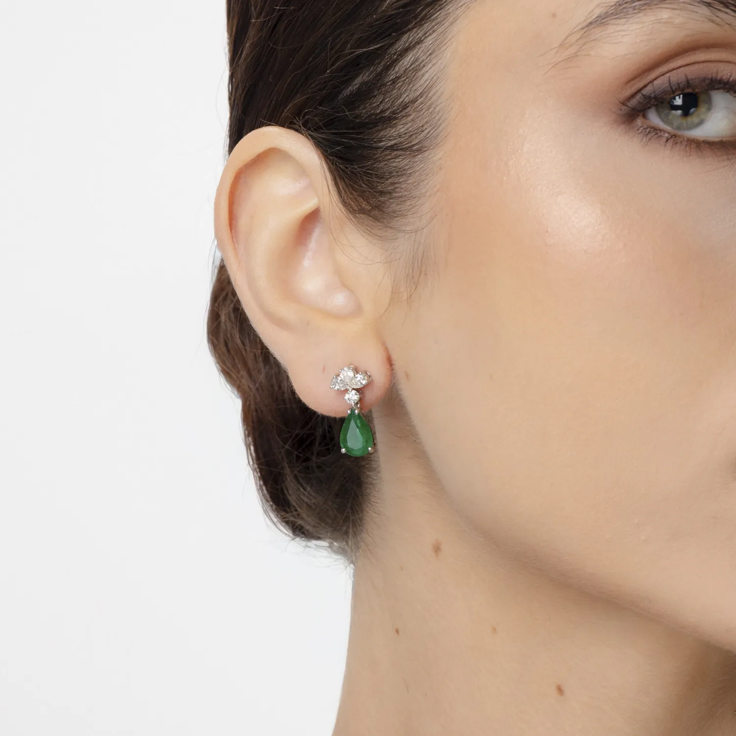 Fehérarany fülbevaló 3.8ct smaragddal és 1ct gyémánttal