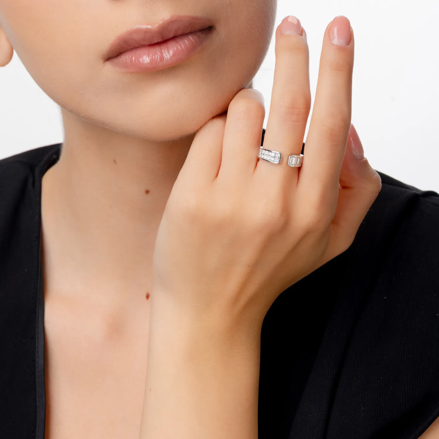 Otwarty pierścionek z białego złota z 1.3ct diamentami