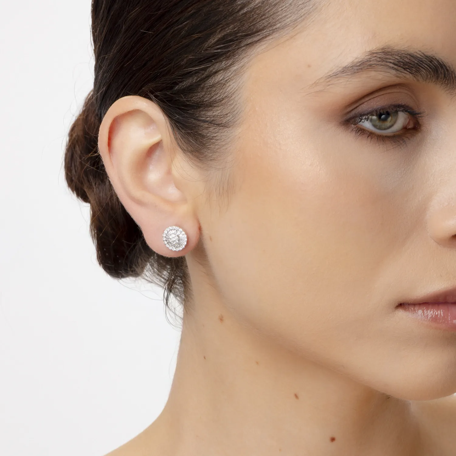 Fehérarany kerek fülbevaló 0.9ct gyémánttal