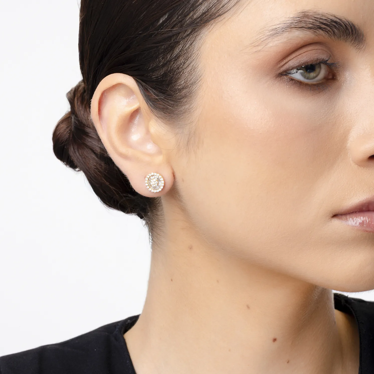 Yellow gold round earrings with 1ct diamonds