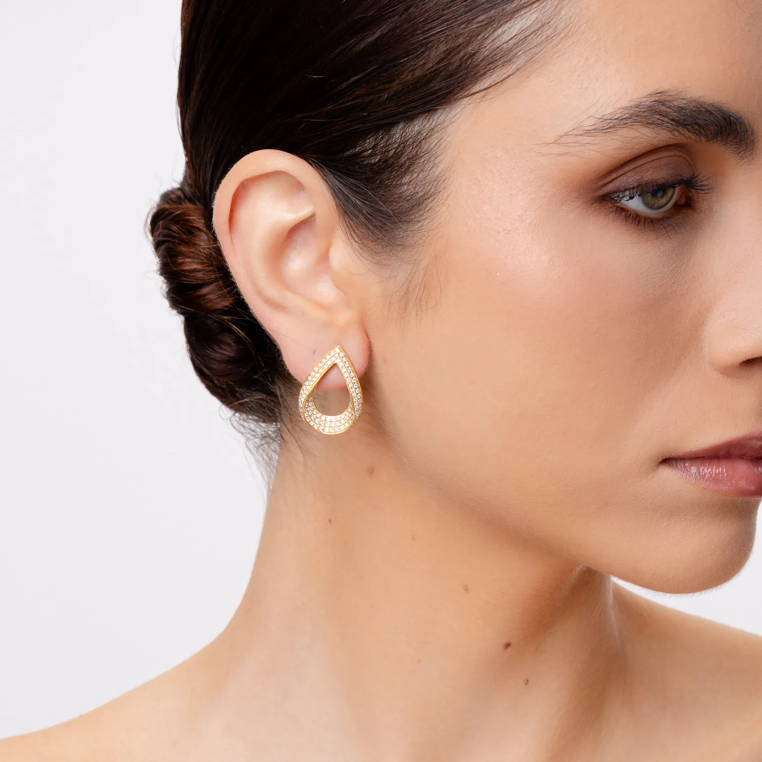 Yellow gold geometric earrings with 1.2ct diamonds