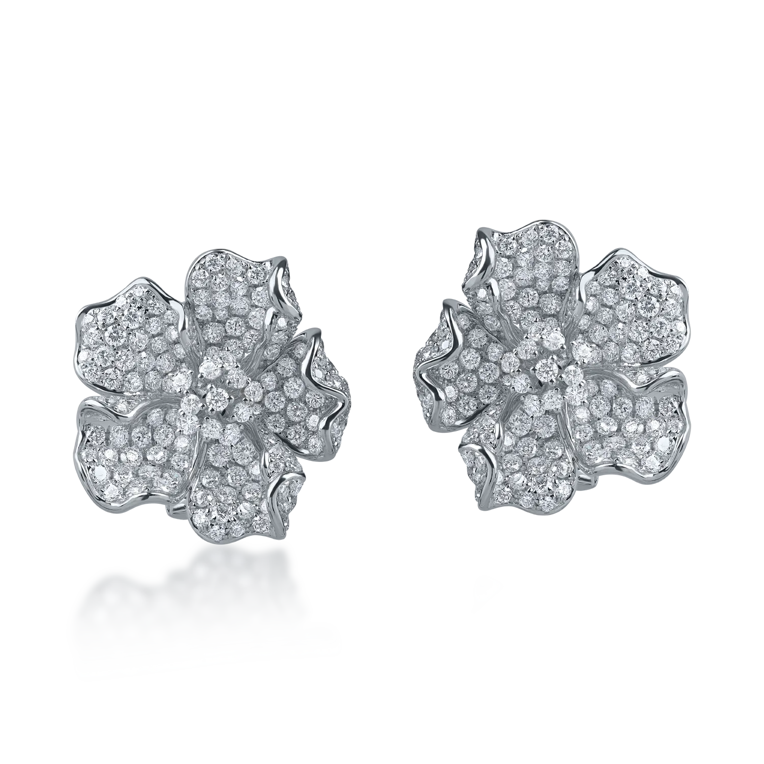 Kolczyki w kształcie kwiatów z białego złota z diamentami o masie 3.65ct