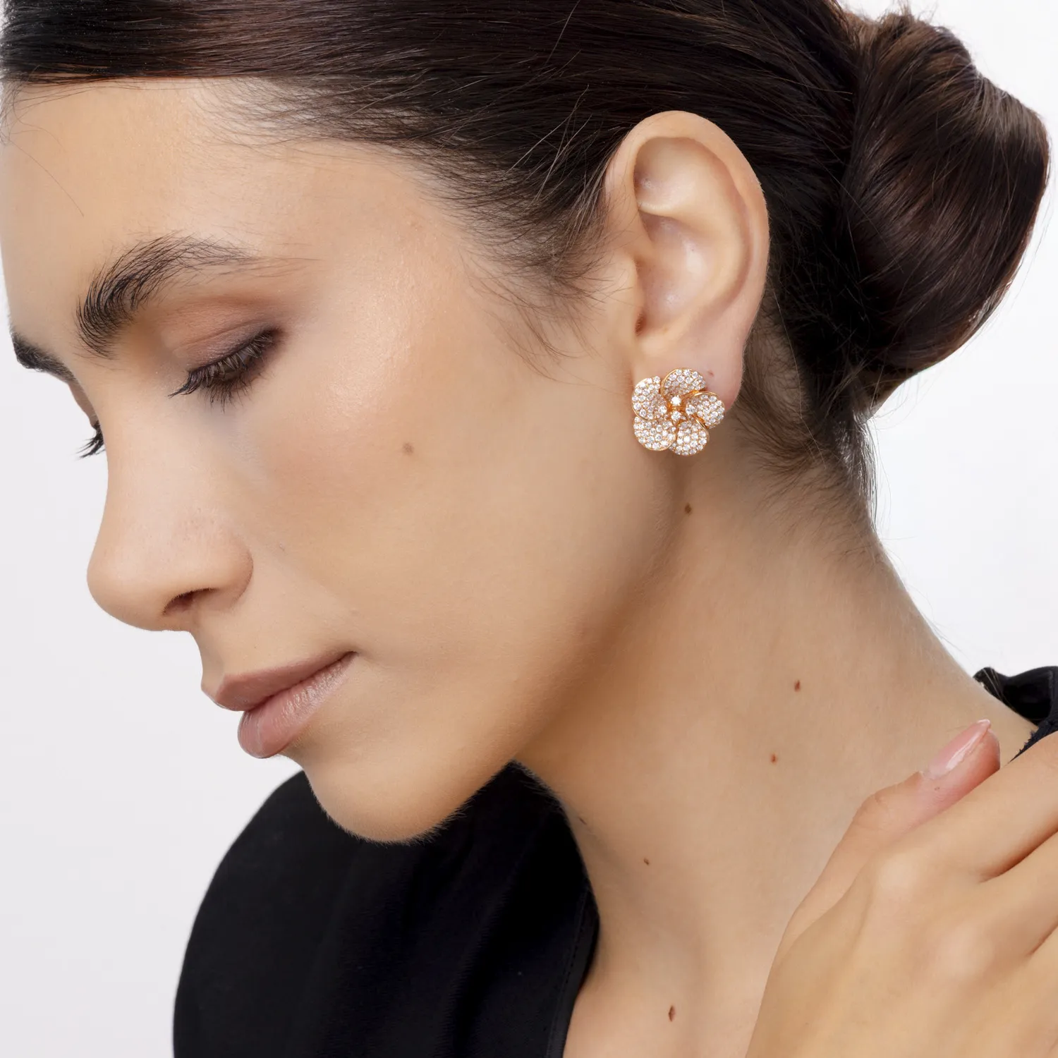 Rose gold flower earrings with 3.5ct diamonds