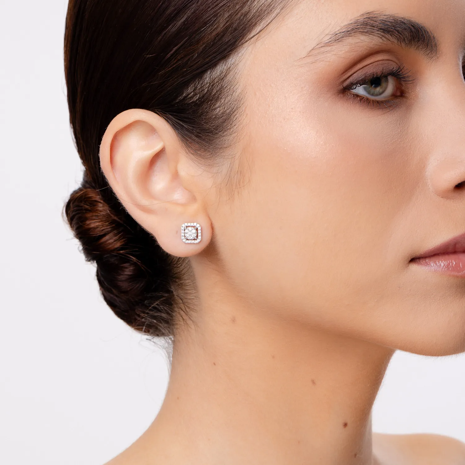 White gold square earrings with 0.5ct diamonds