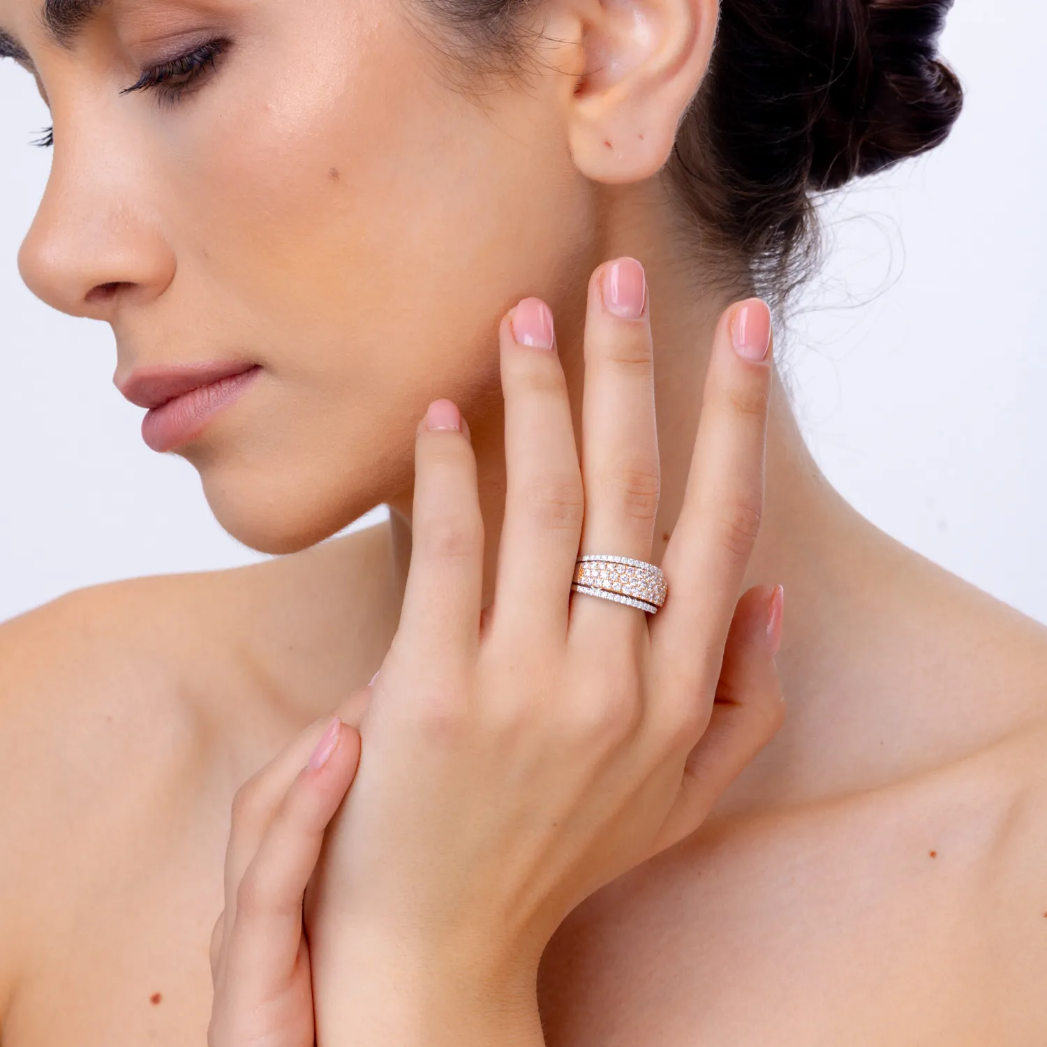 Pierścionek z białego i różowego złota z 1.7ct różowymi i przezroczystymi diamentami