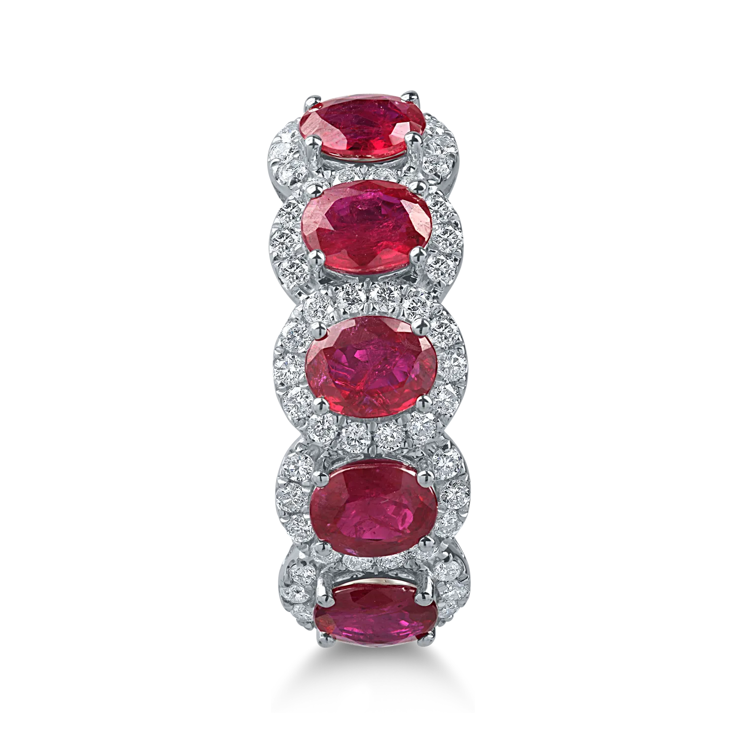 White gold ring with 1.8ct rubies and 0.4ct diamonds