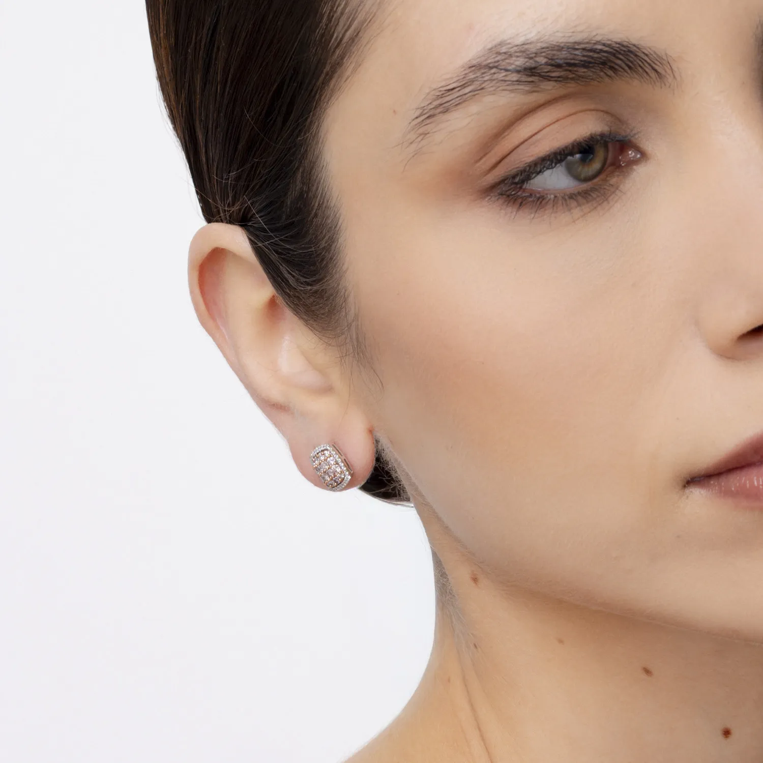 Fehér rózsa arany geometrikus fülbevaló 1.15 ct rózsaszín és átlátszó gyémántokkal