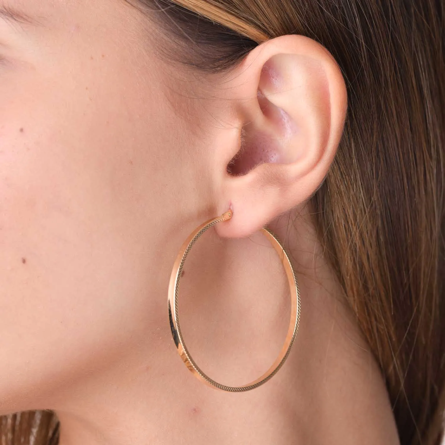 Yellow gold round earrings