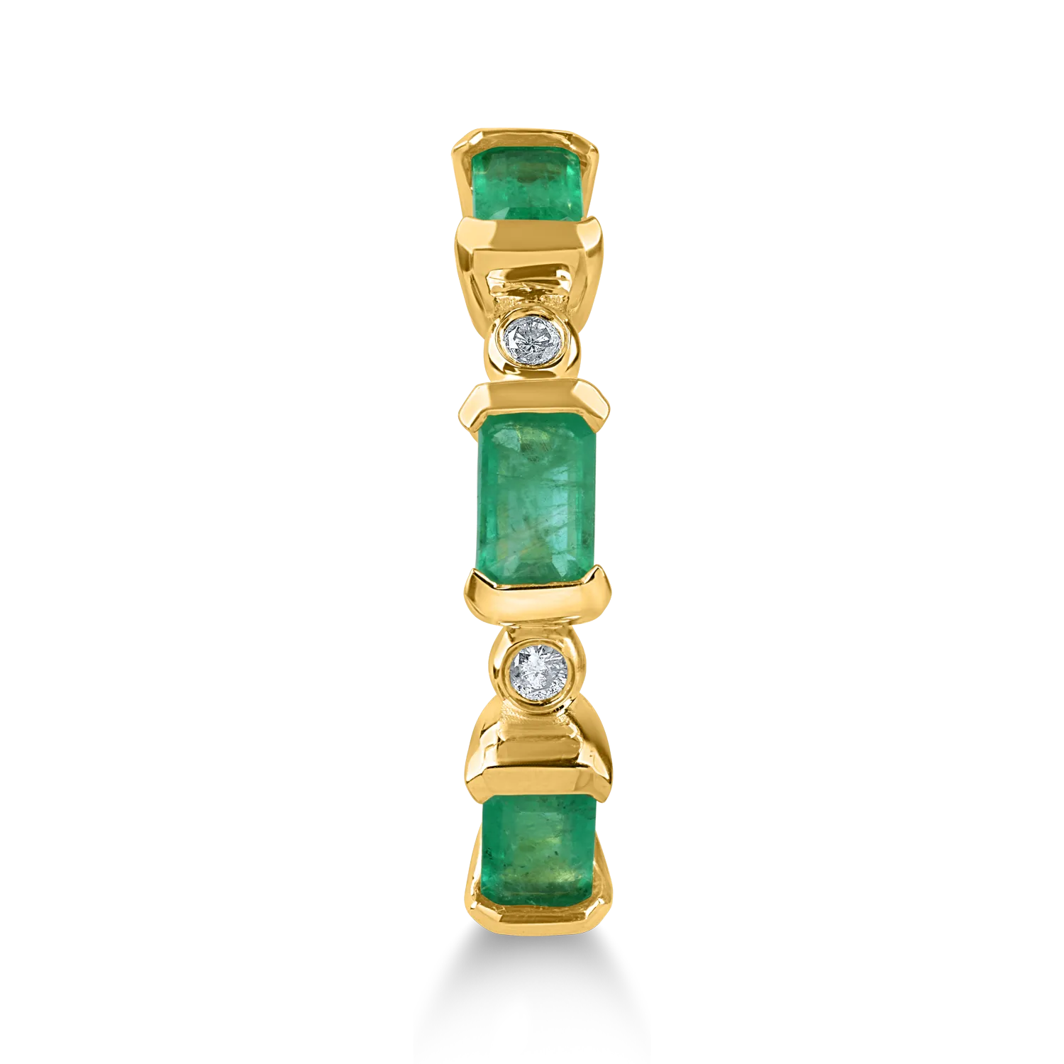 Yellow gold ring with 0.7ct emeralds and 0.07ct diamonds