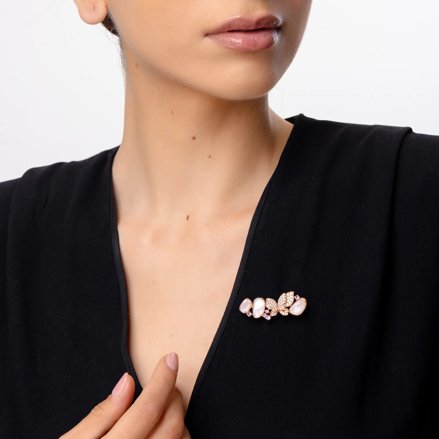 Rózsarany pillangós bross 5.4ct drágakövekkel és féldrágakövekkel