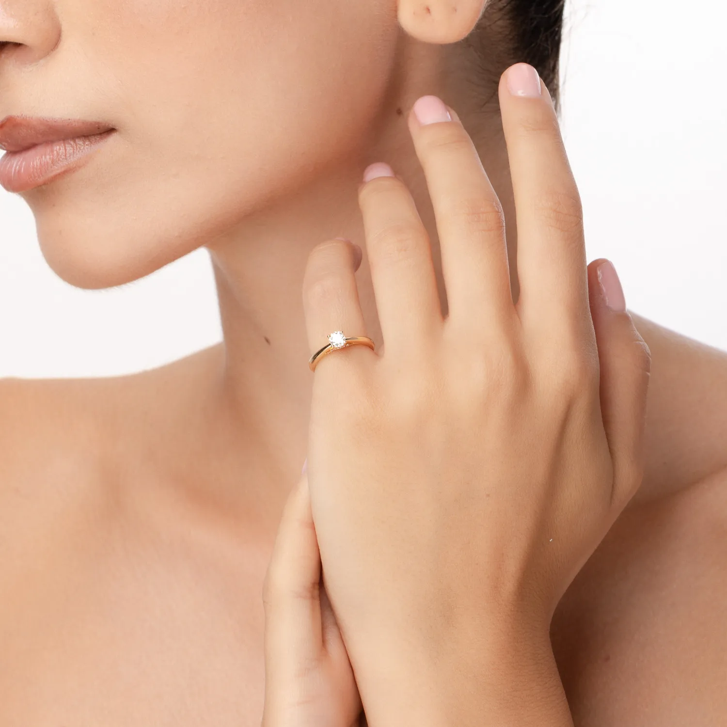 Pierścionek zaręczynowy z żółtego złota z diamentami 0.35ct