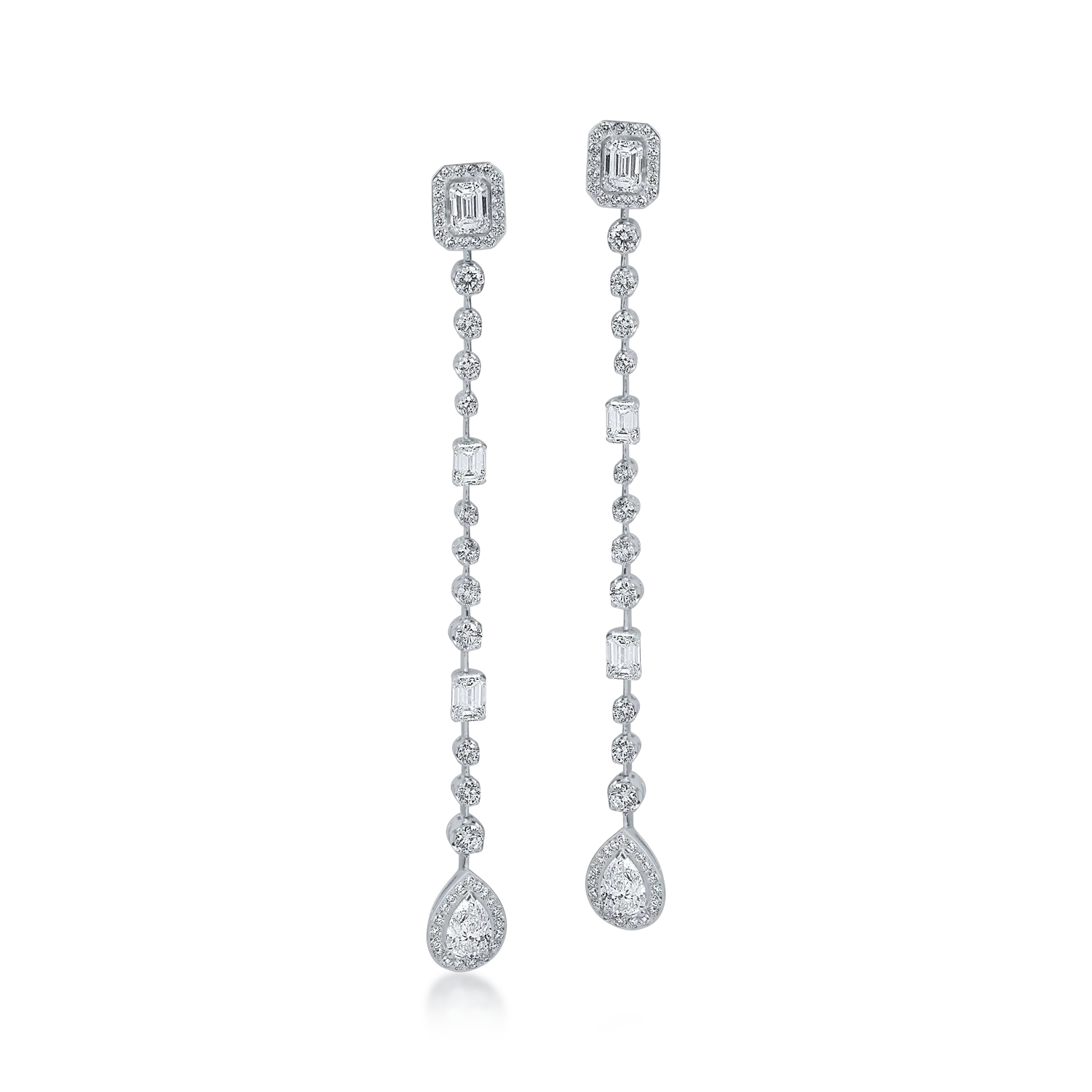 Cercei lungi din aur alb cu diamante de 3.5ct