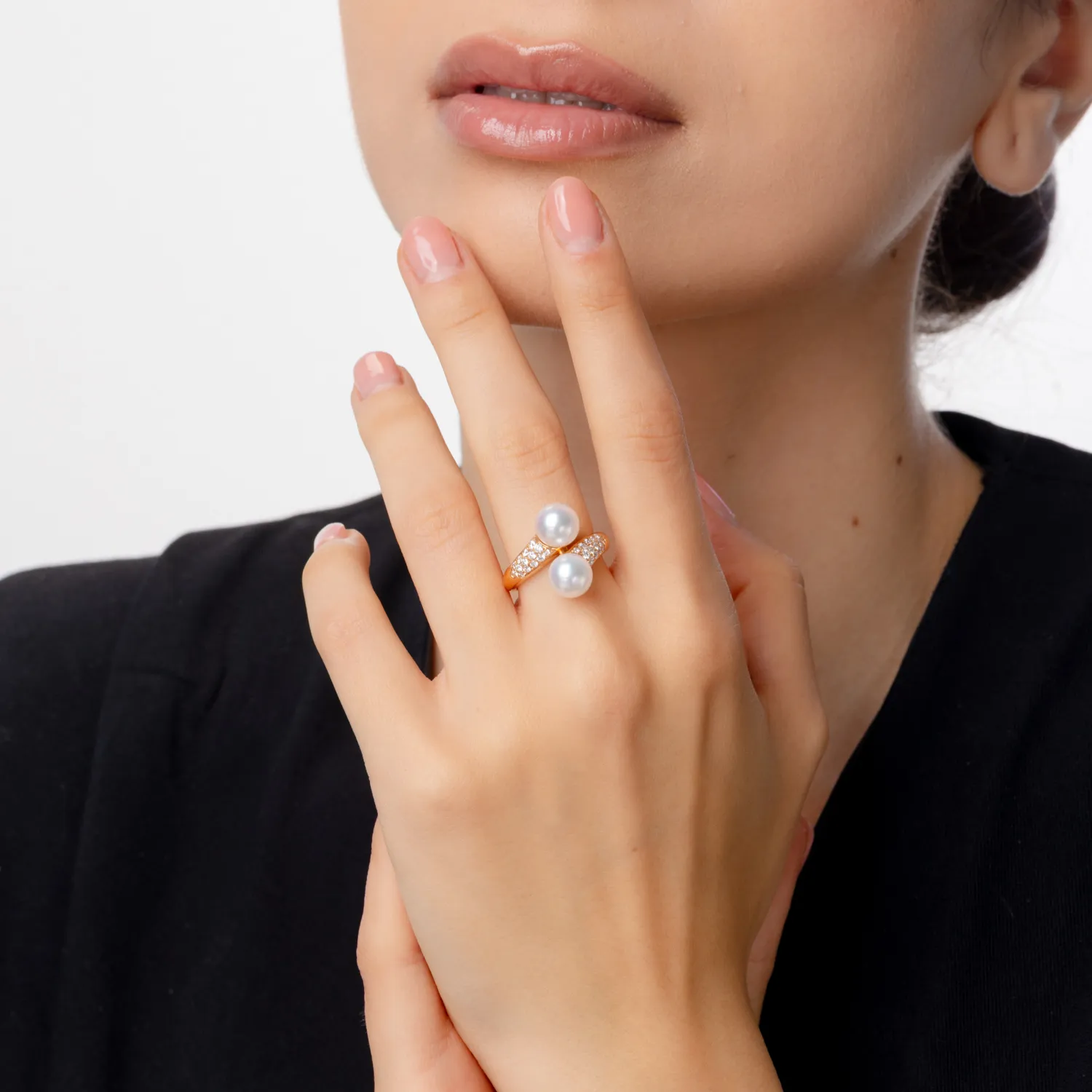 Pierścionek z różowego złota z 8.5ct perłami słodkowodnymi i 0.45ct diamentami