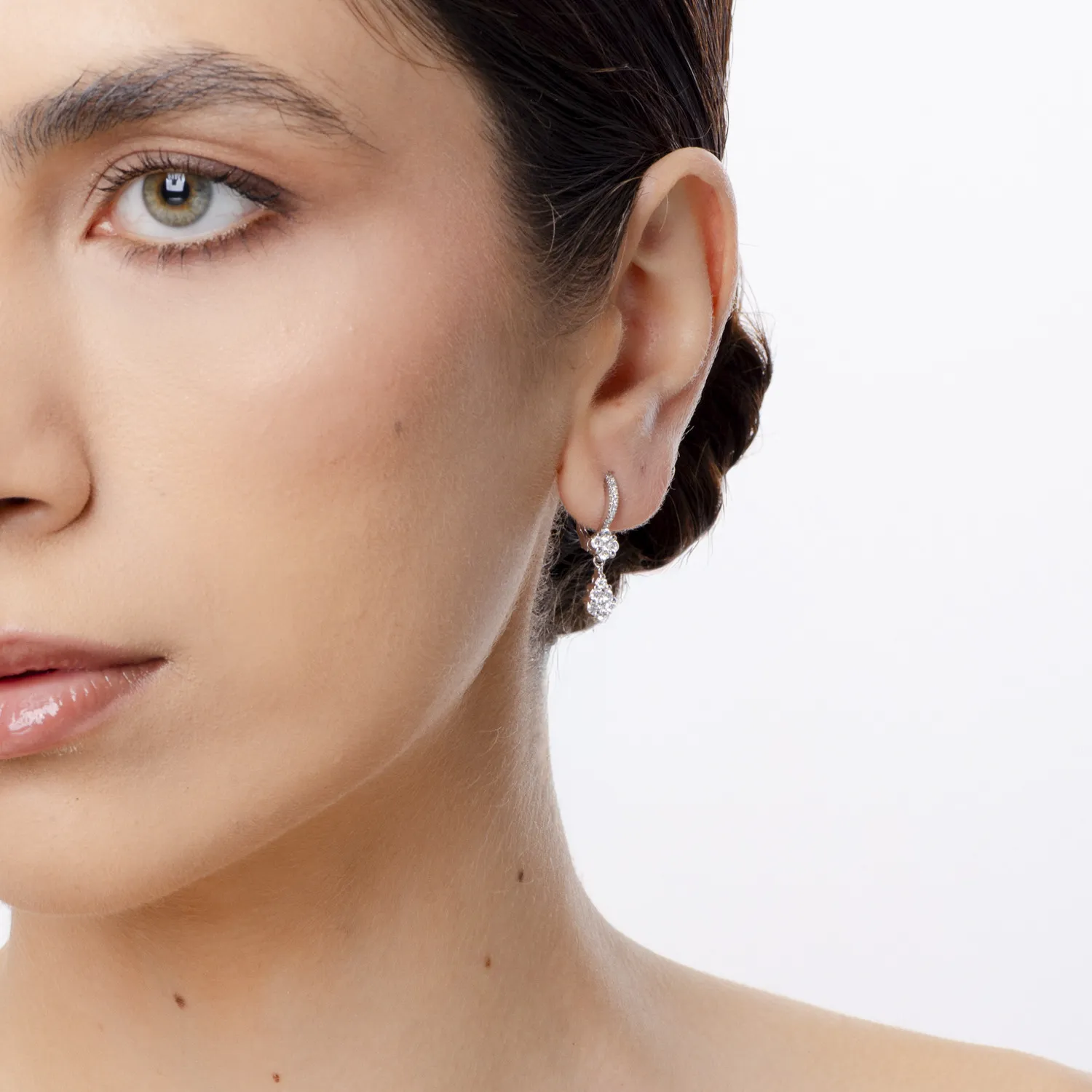 Fehérarany fülbevaló 0.92ct gyémántokkal
