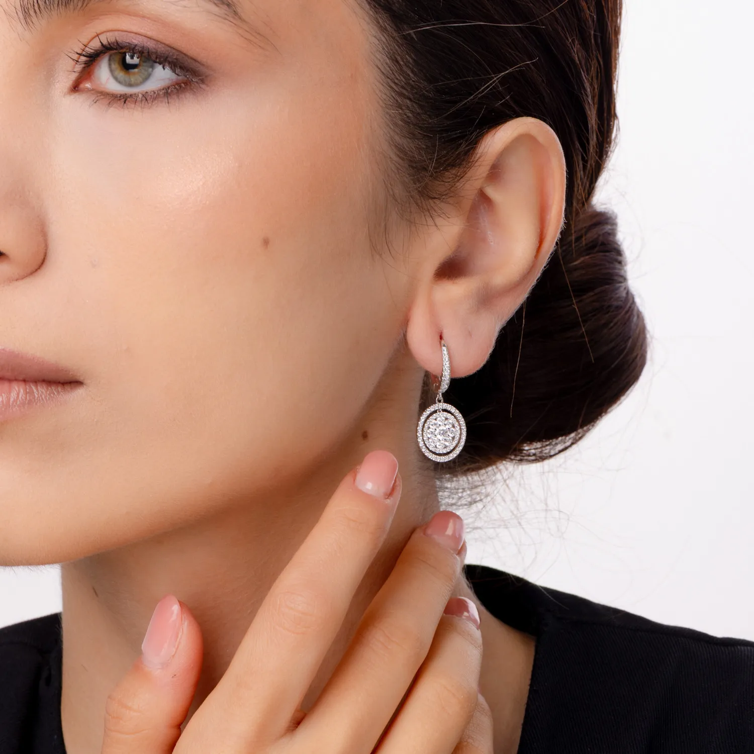 Kolczyki z białego złota z diamentami o masie 1.64ct