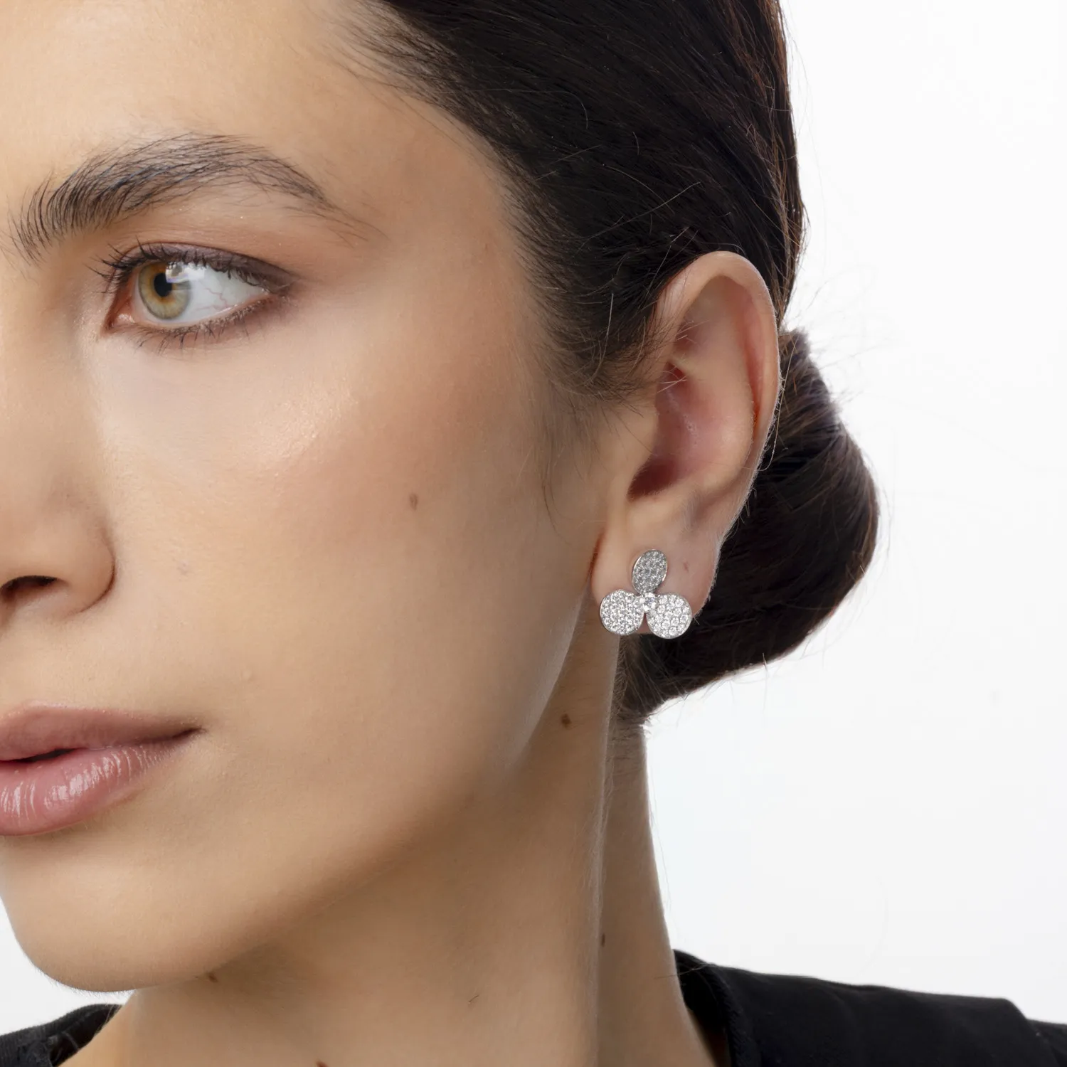 Fehér arany fülbevaló 1.76ct gyémántokkal