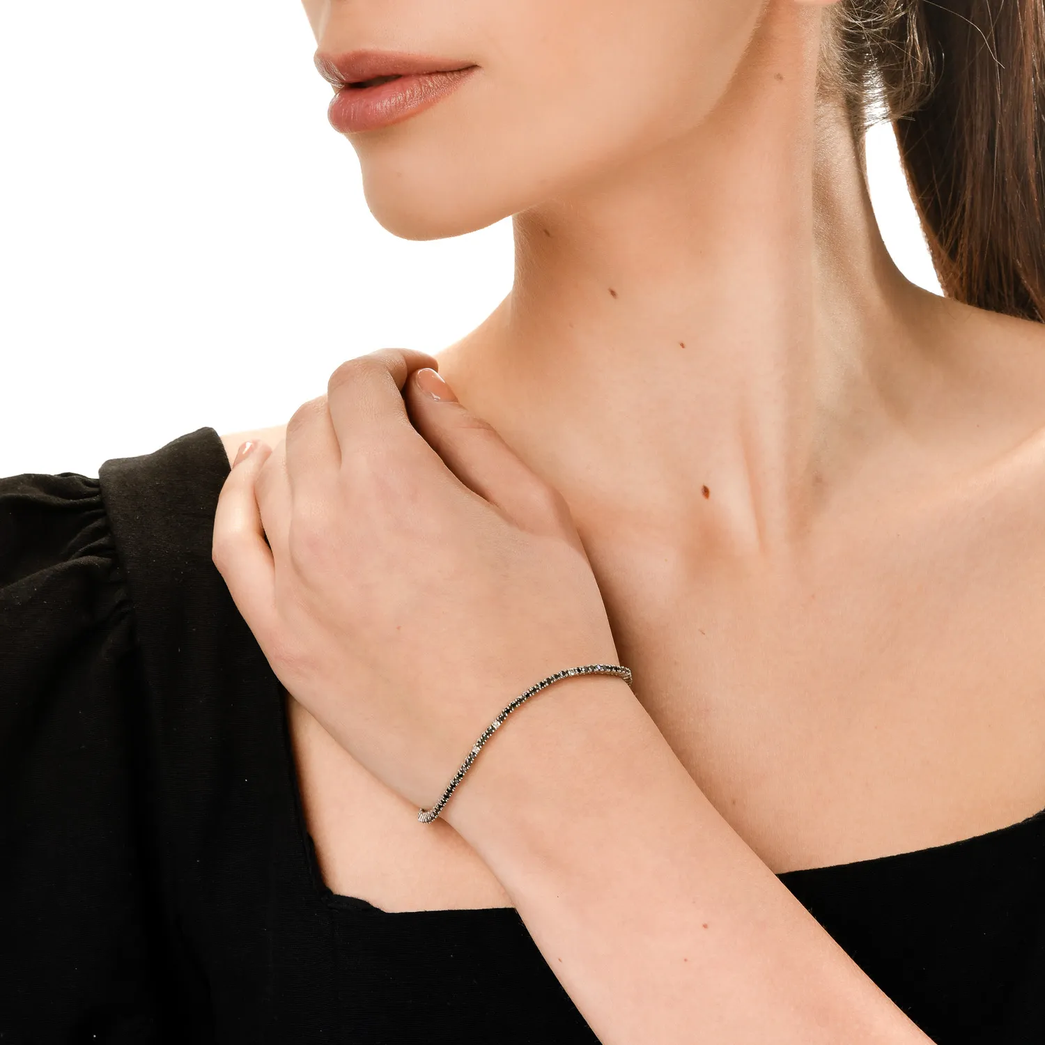 Bransoletka tenisowa z białego złota z 1.8ct czarnymi i bezbarwnymi diamentami