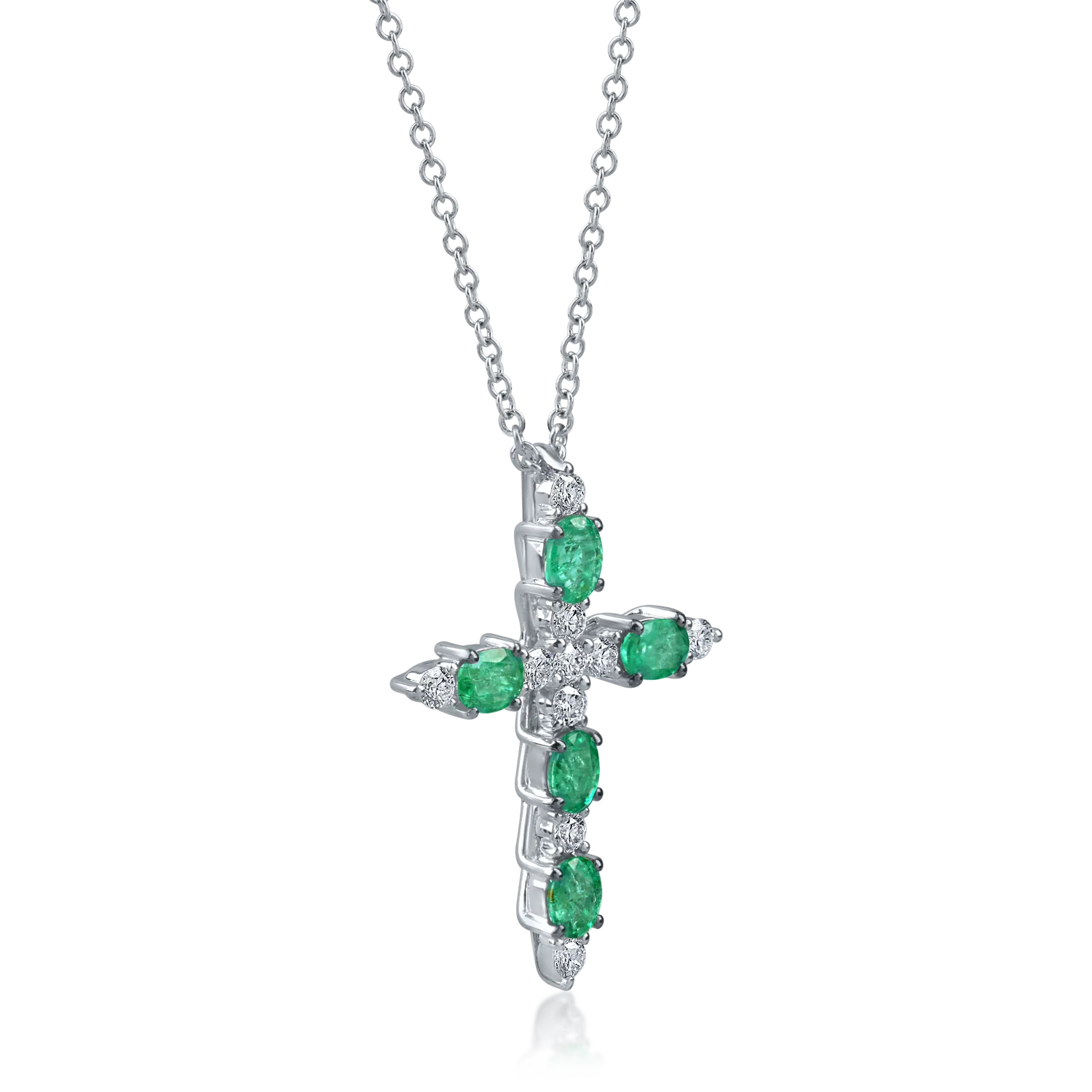 Lant cu pandantiv cruciulita din aur alb cu smaralde de 0.8ct si diamante de 0.2ct
