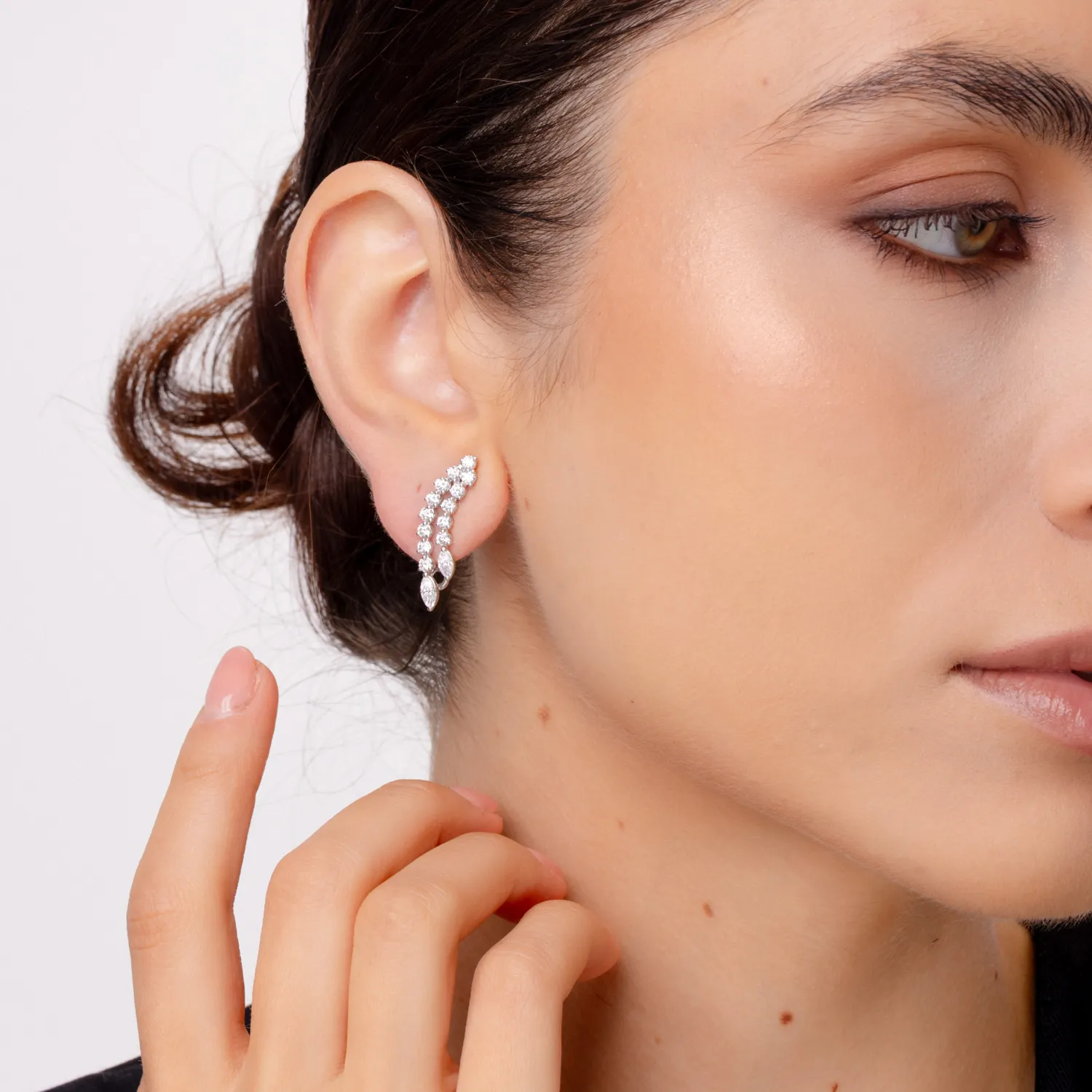 Cercei din aur alb cu diamante marquise si round microsetting de 2ct