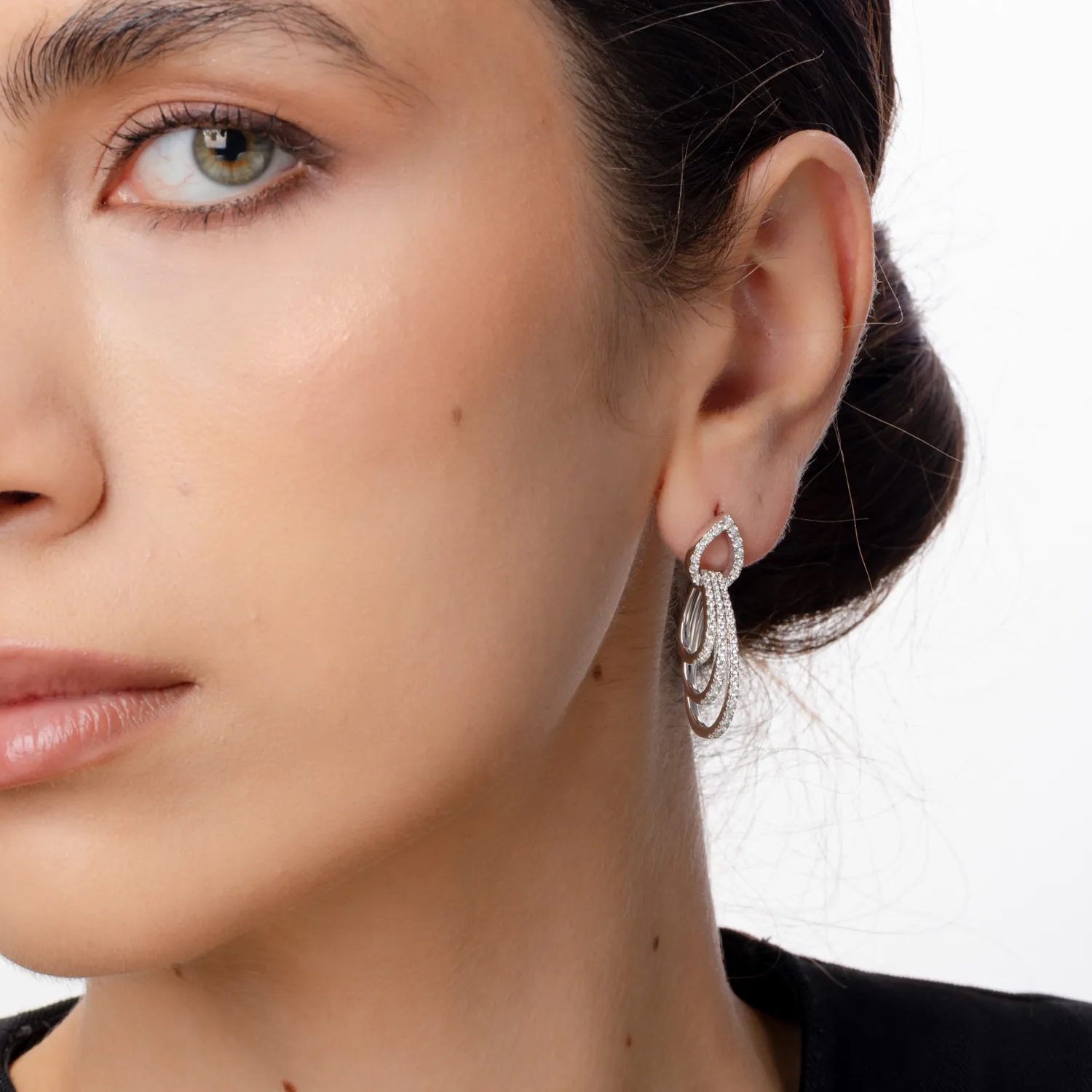 Cercei din aur alb cu diamante microsetting de 1.5ct