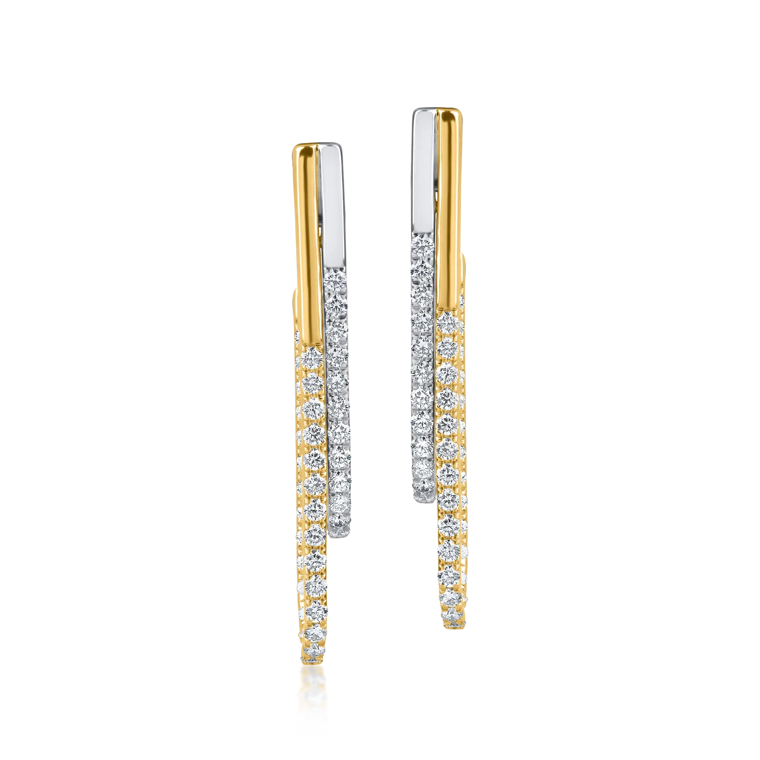Sárga-fehér arany fülbevaló. 1.5ct mikrobeágyazó gyémántokkal