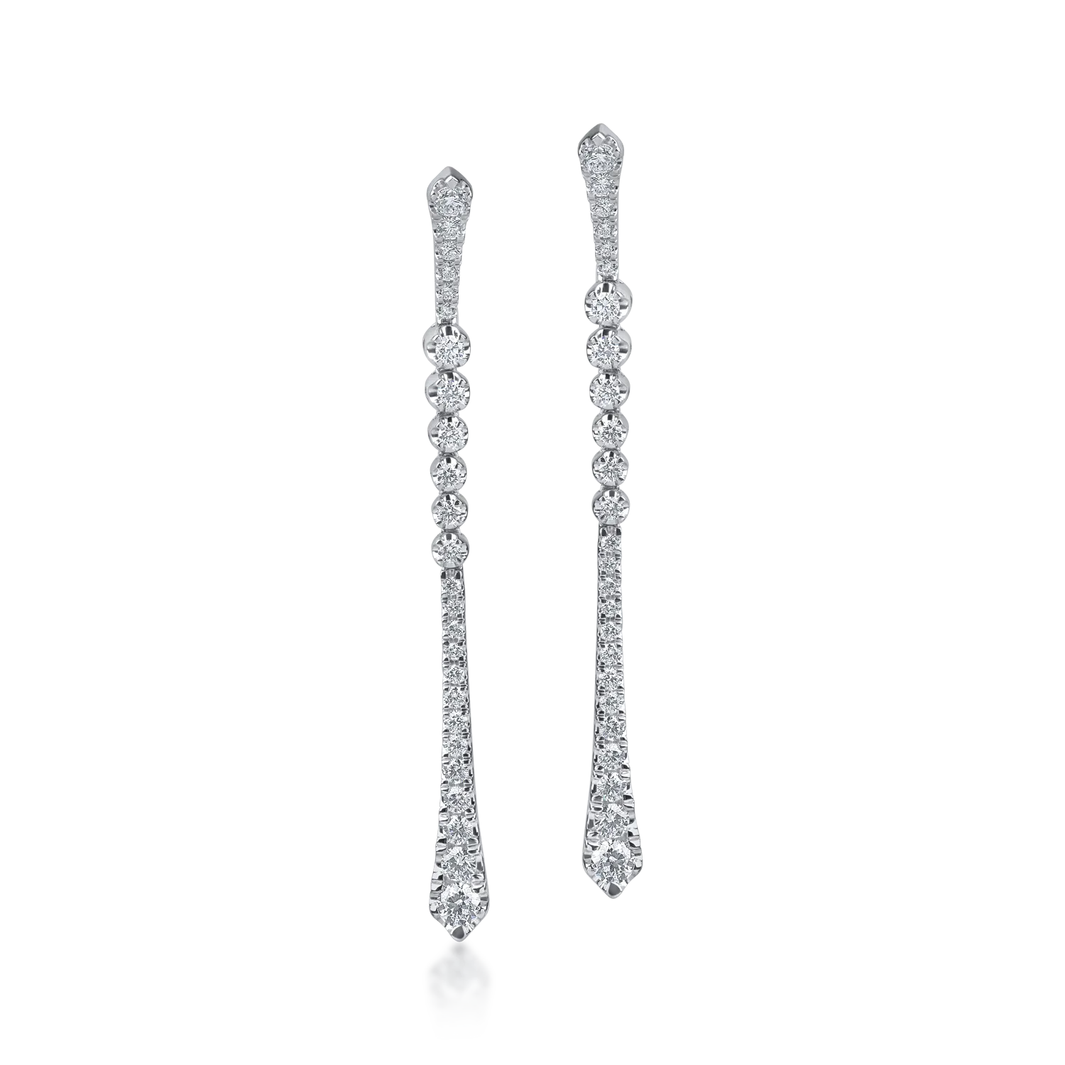 Fehérarany hosszú fülbevaló. 1.8ct mikrobeágyazó gyémántokkal