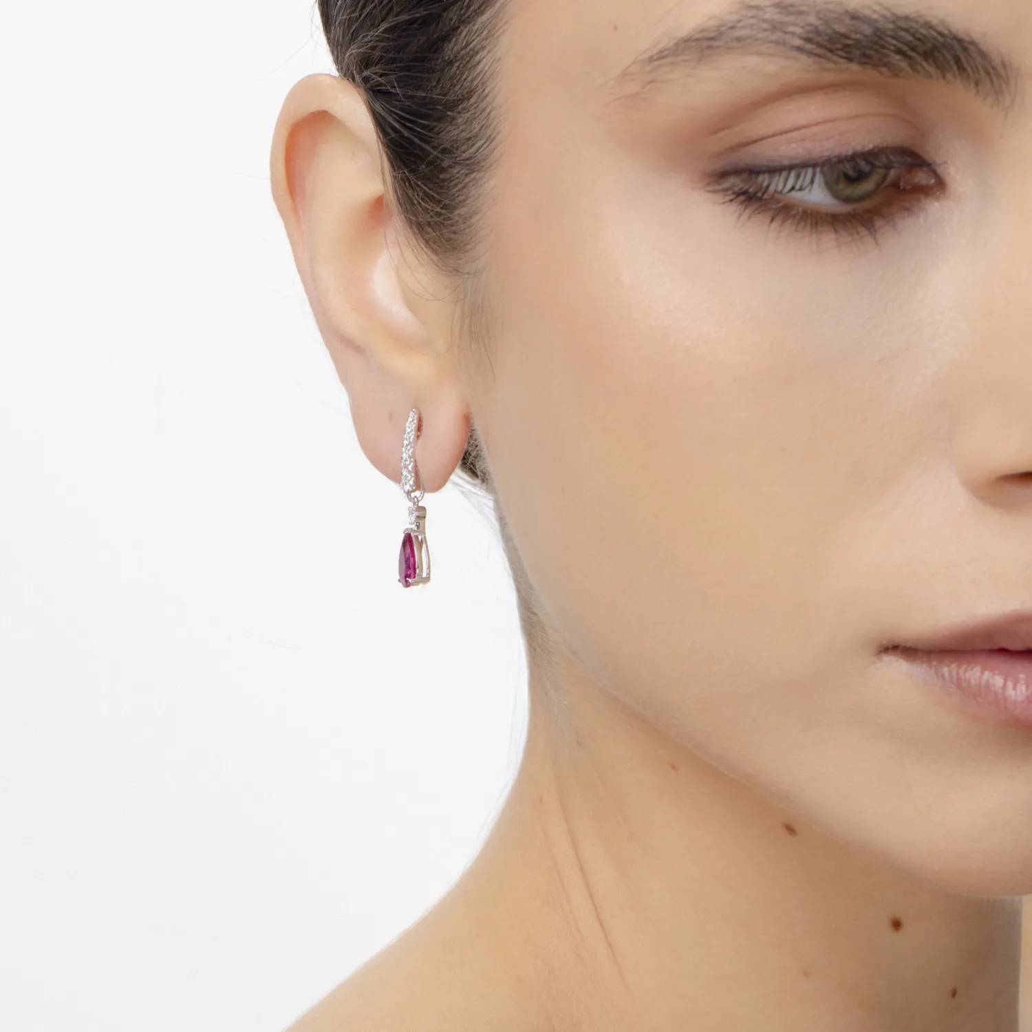 Fehér arany geometriai fülbevalók 2.8ct rubellittel és gyémánttal