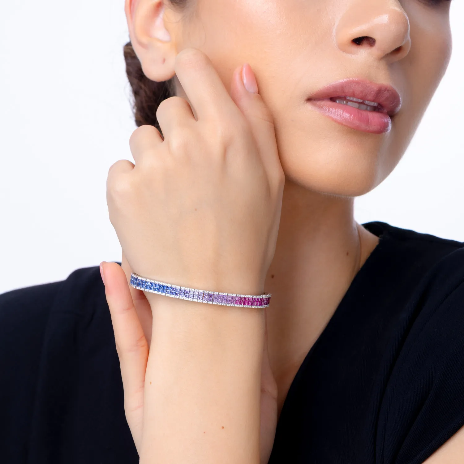 Bransoletka z białego złota z 8.9ct wielokolorowymi szafirami i diamentami