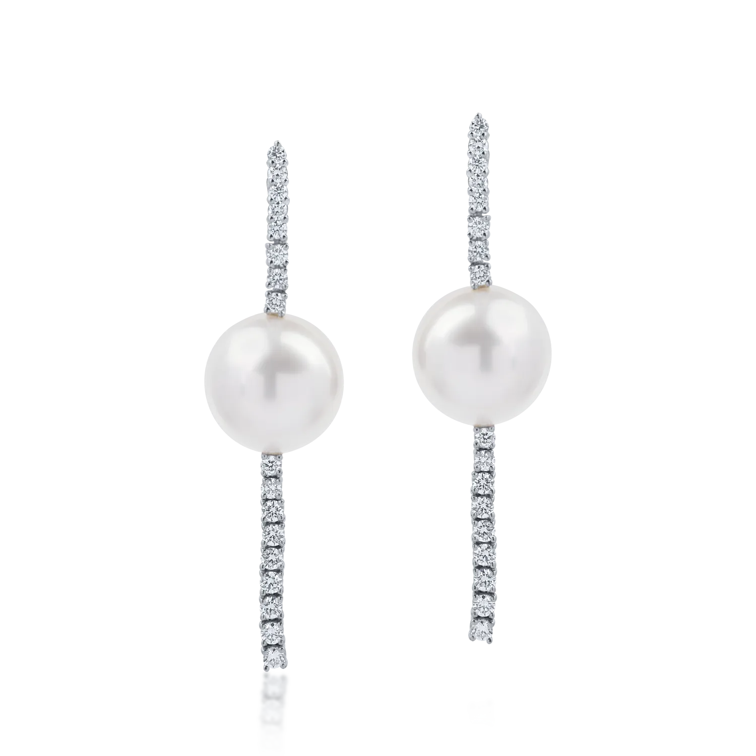 White gold minimalist earrings with 0.6ct diamonds and fresh water pearls-189534